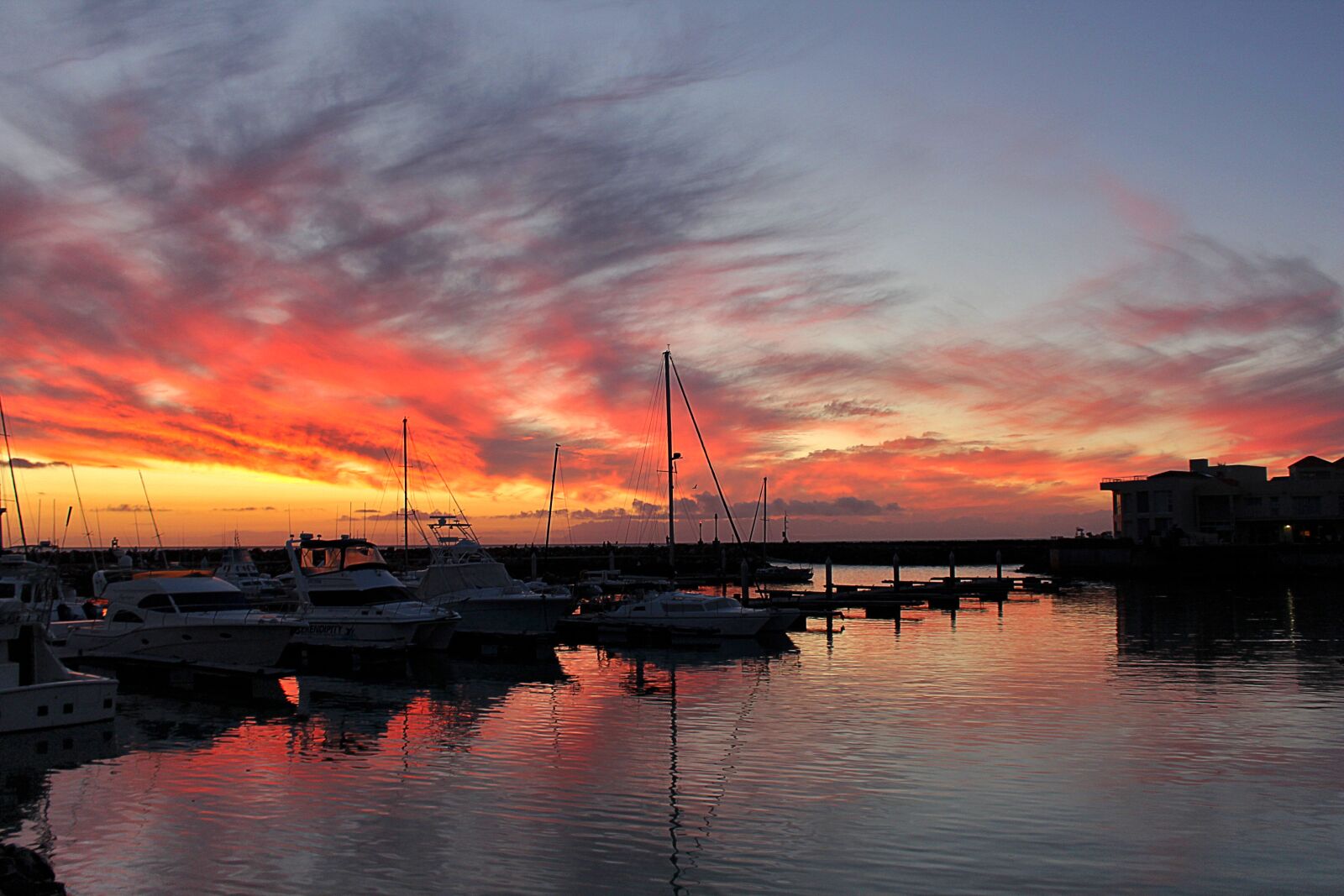 Canon EOS 600D (Rebel EOS T3i / EOS Kiss X5) sample photo. Water, sunset, reflection photography