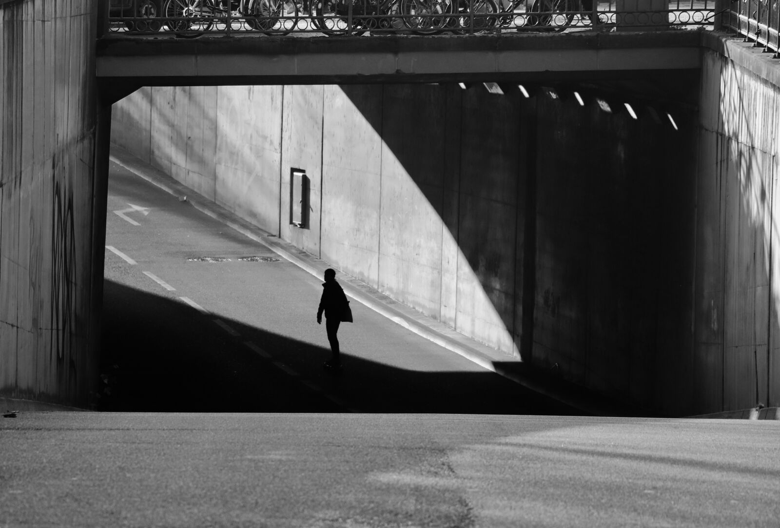 Canon EOS 800D (EOS Rebel T7i / EOS Kiss X9i) sample photo. Bridge, skate, silhouette photography