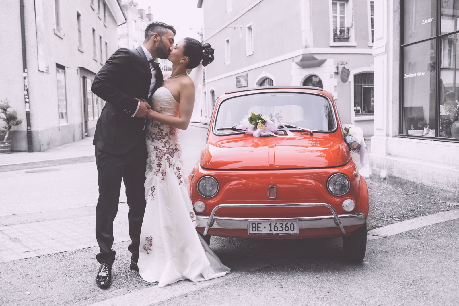 Canon EOS 6D sample photo. Wedding, pair, wedding dress photography