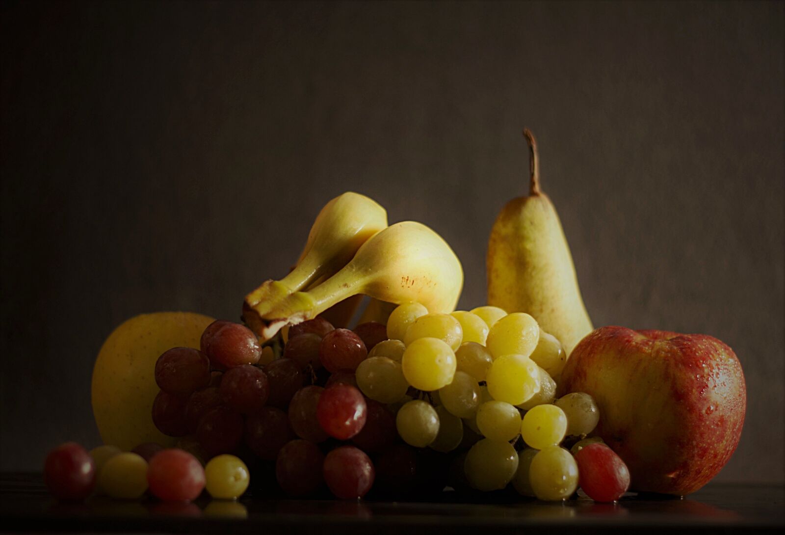 Canon EOS 1000D (EOS Digital Rebel XS / EOS Kiss F) sample photo. Fruits, nutrition, vitamins photography