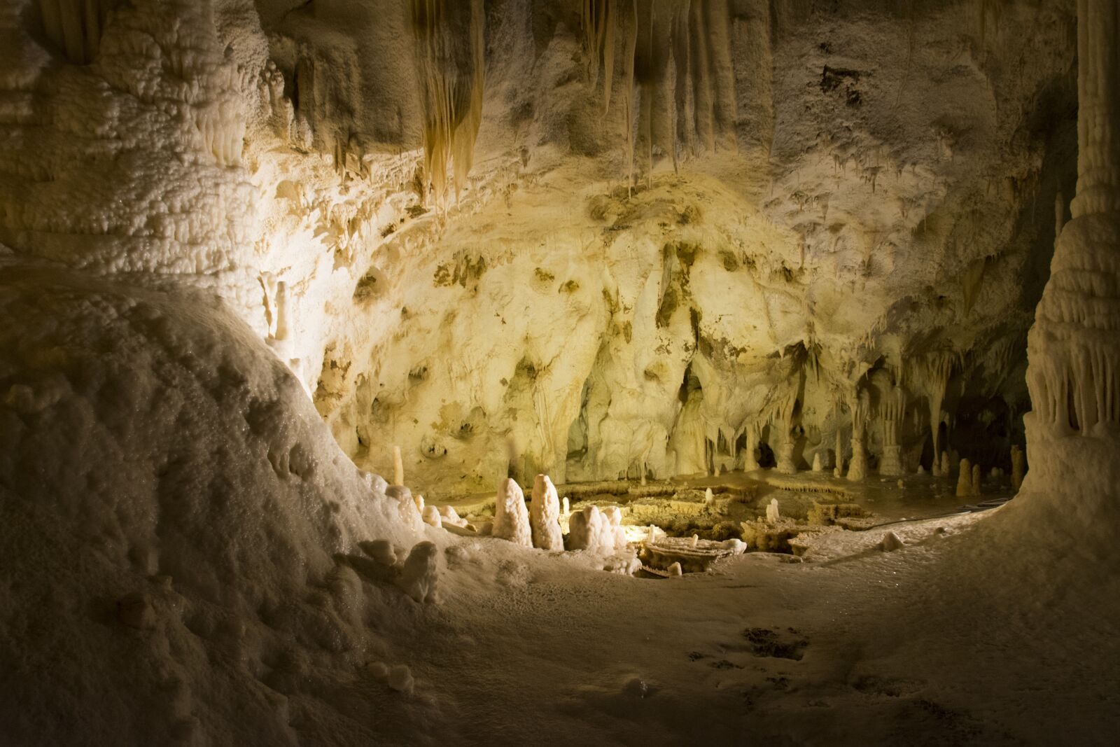 Nikon D5200 sample photo. Caves, frasassi, brands photography