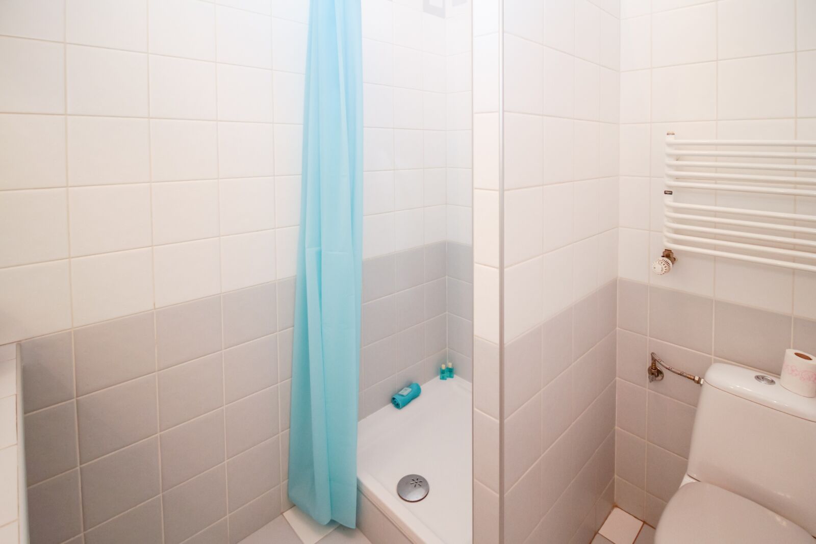 Canon EOS 7D sample photo. Shower, bathroom, wc photography