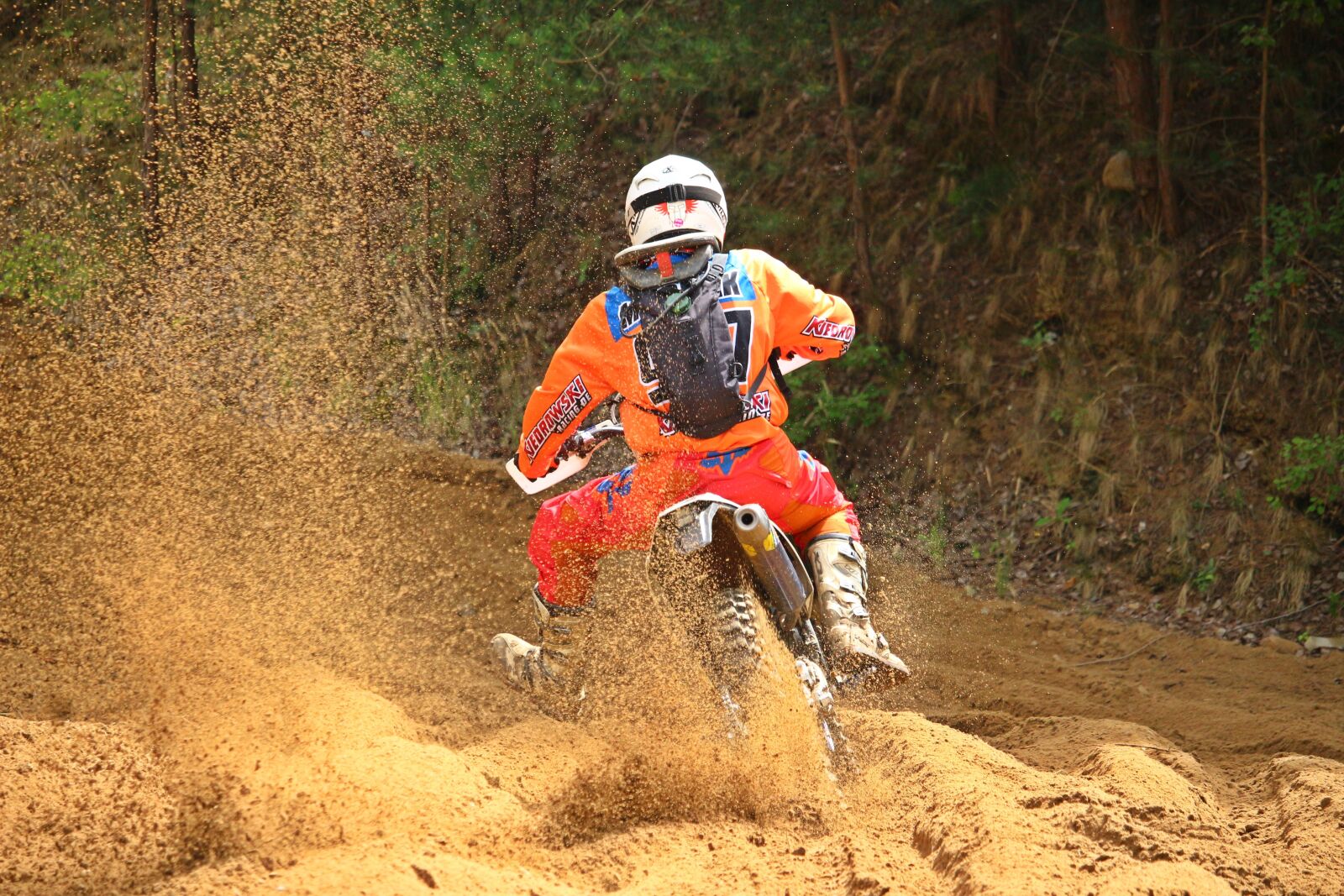 Canon EOS 100D (EOS Rebel SL1 / EOS Kiss X7) sample photo. Motocross, sand, motorcycle photography