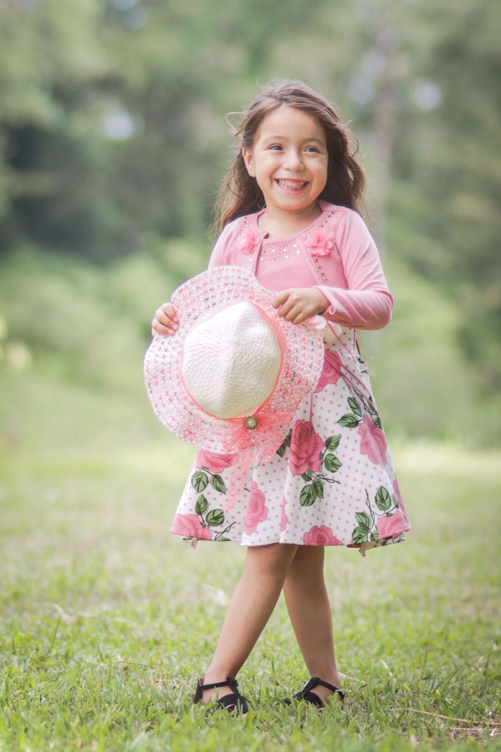 Canon YN85mm f/1.8 DCM sample photo. Girl, happy, happiness photography