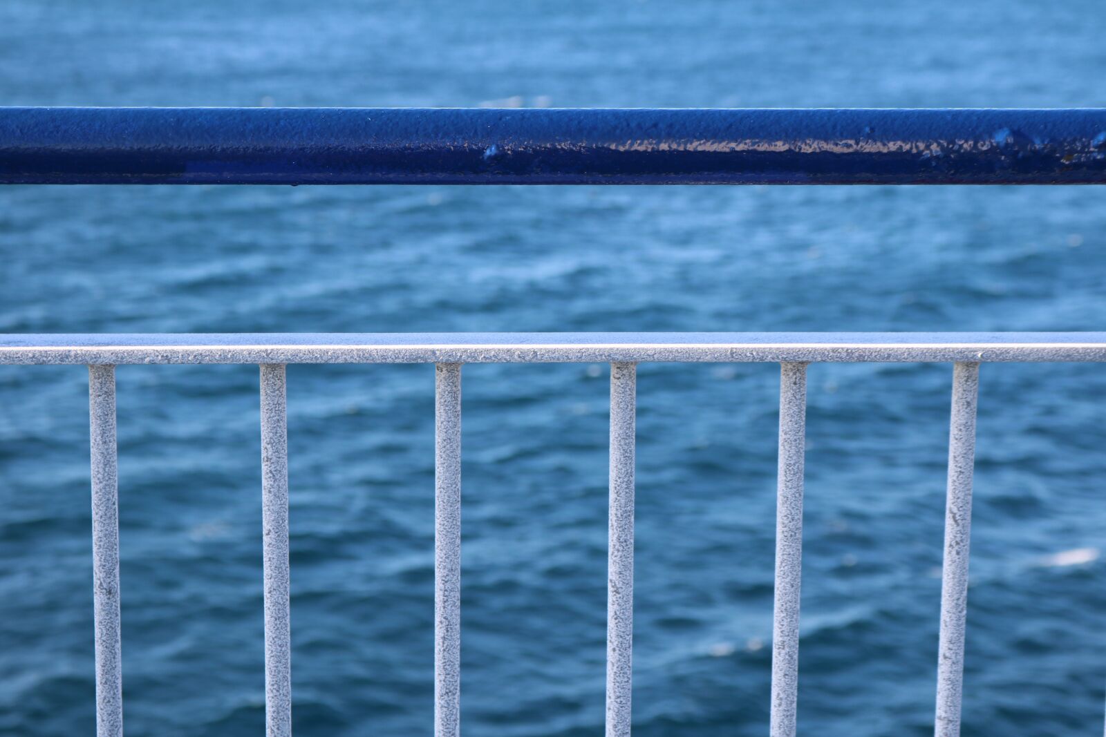 Canon EOS 750D (EOS Rebel T6i / EOS Kiss X8i) sample photo. Boat, ship, handrail photography