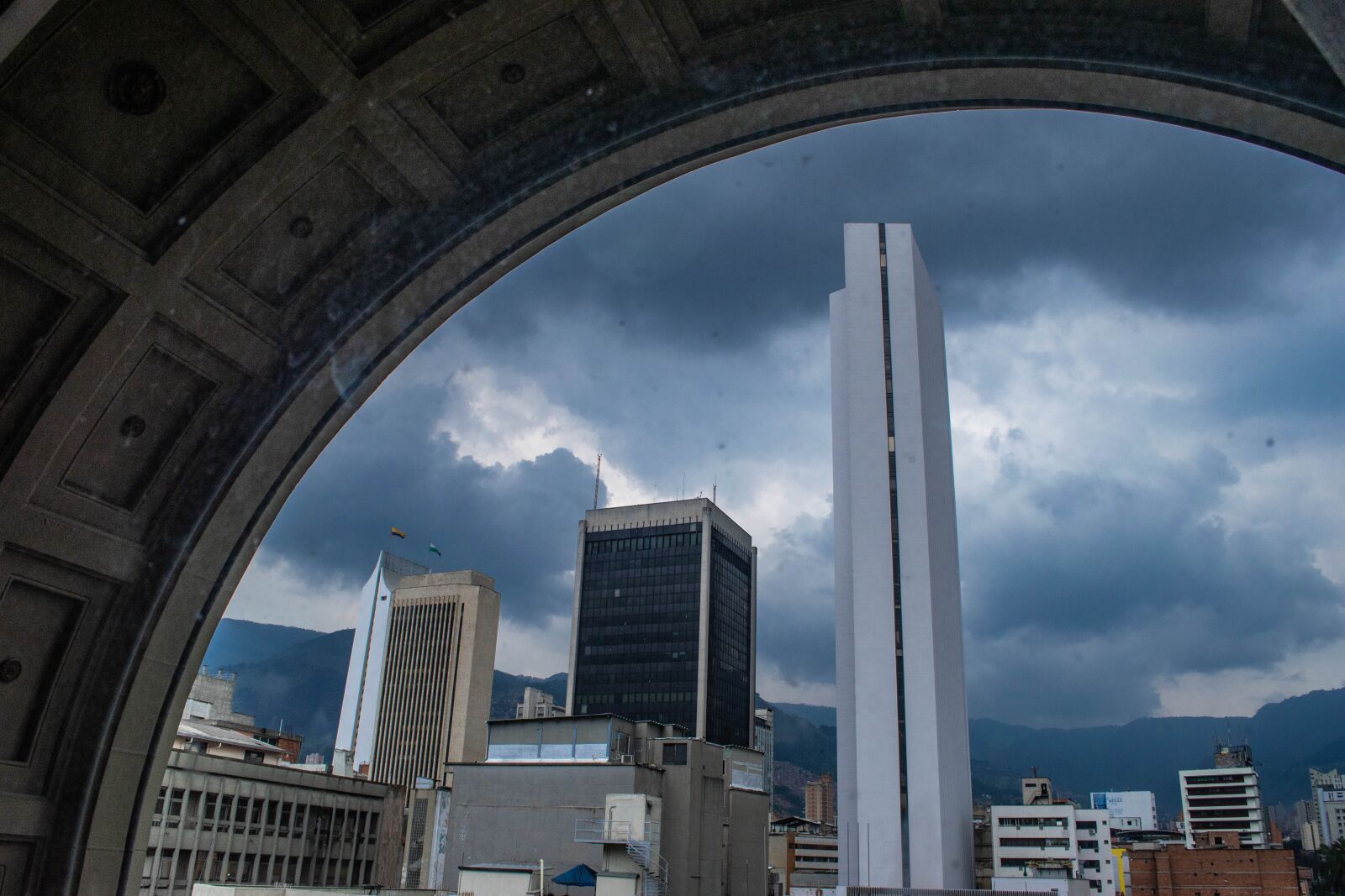 Nikon D5600 sample photo. City, window, storm photography