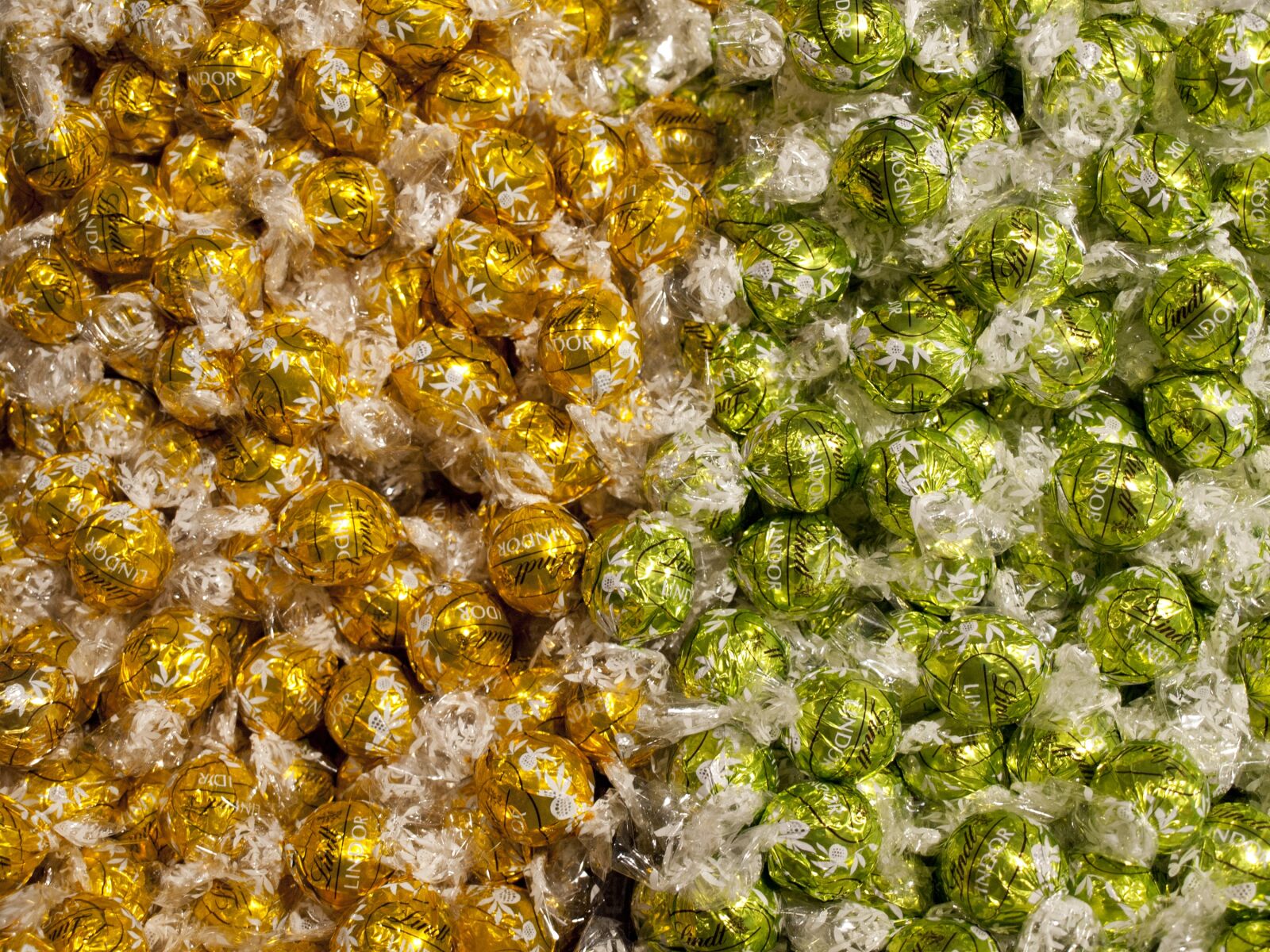 Olympus E-510 (EVOLT E-510) sample photo. Lindt, lindor, chocolatier photography