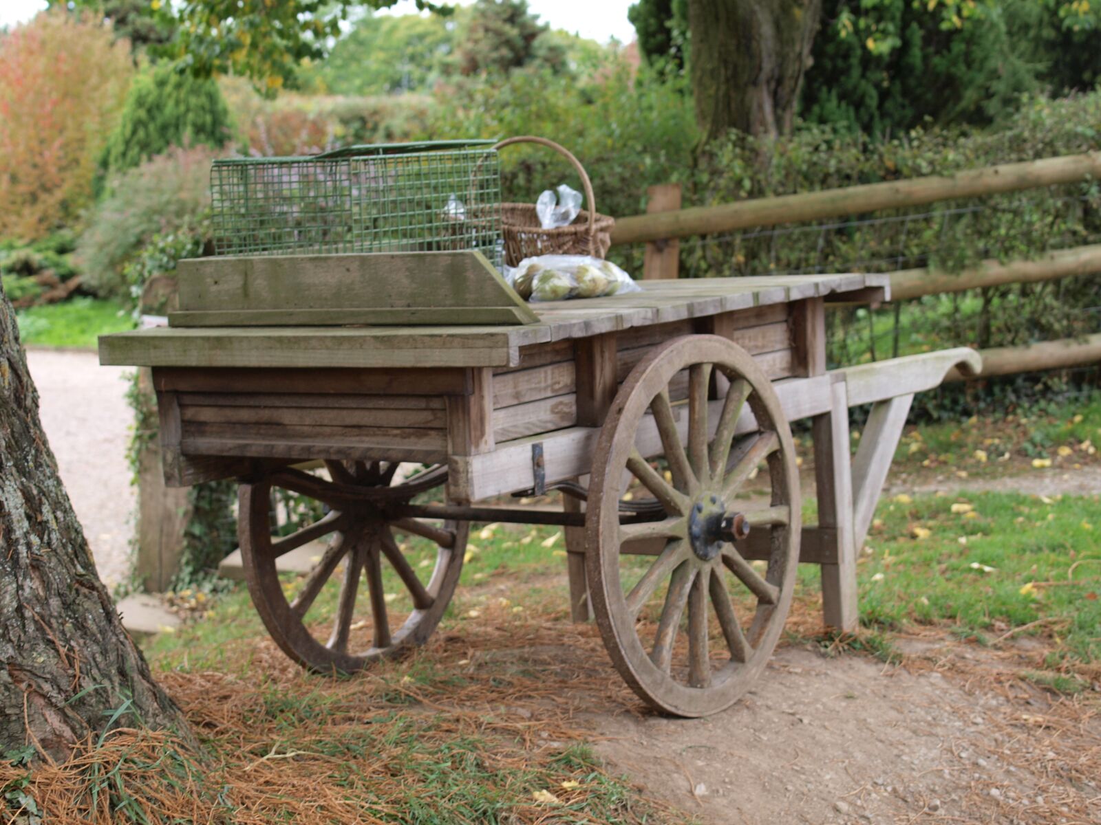 Olympus E-520 (EVOLT E-520) sample photo. Cart, wooden barrow, farm photography