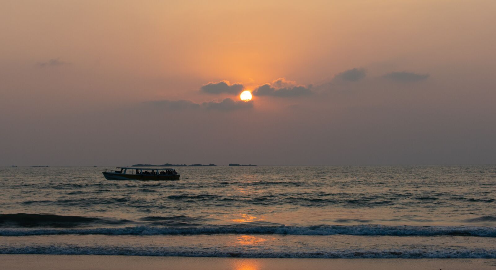 Nikon D3400 sample photo. Beach, sun, sunset photography
