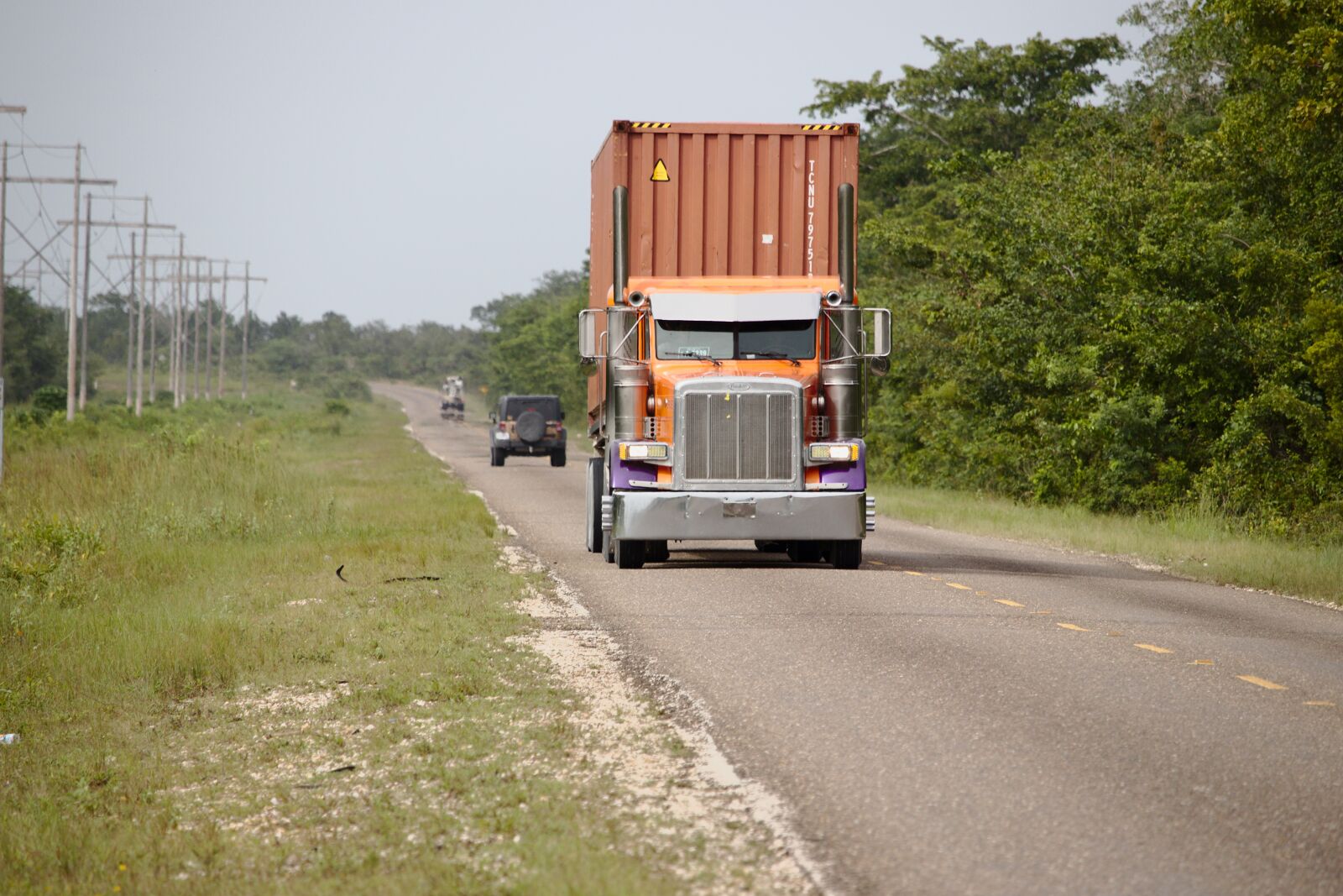 Canon EF-S 55-250mm F4-5.6 IS STM sample photo. Truck, semi, tractor photography