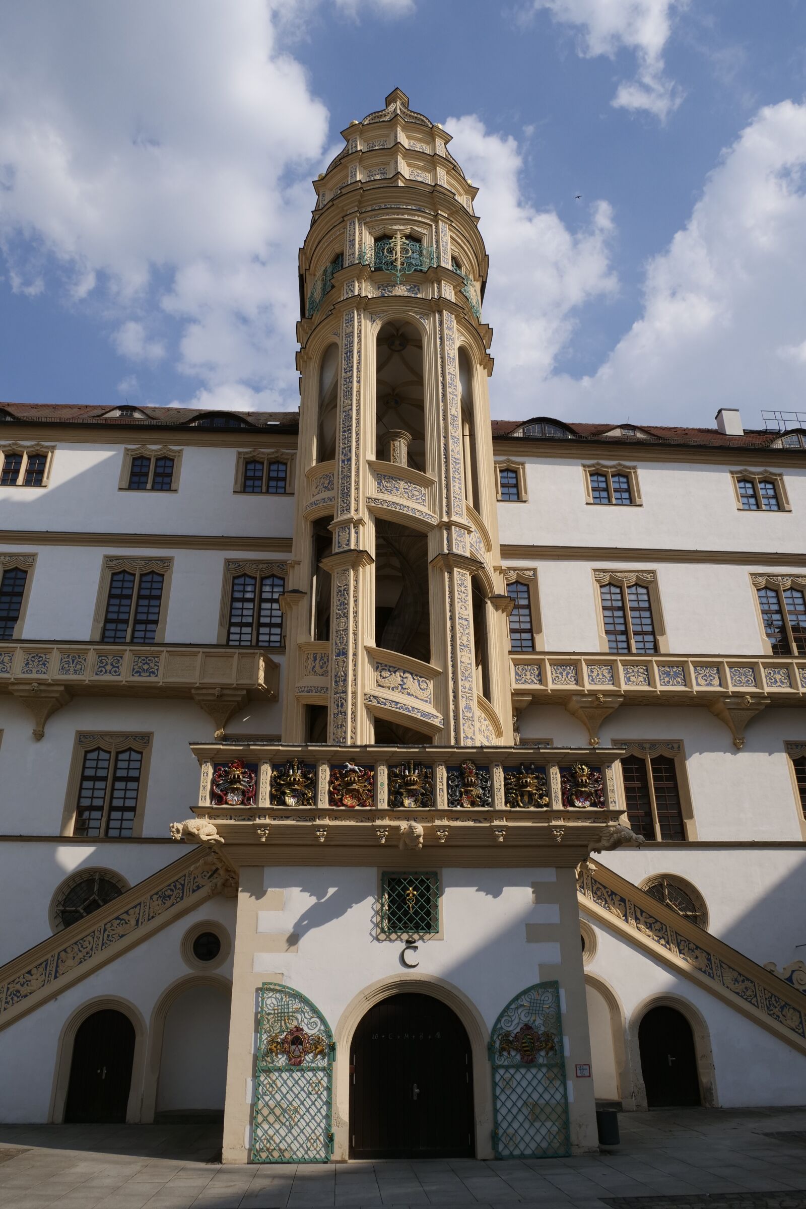 Panasonic Lumix DC-G9 sample photo. Architecture, building, tower photography
