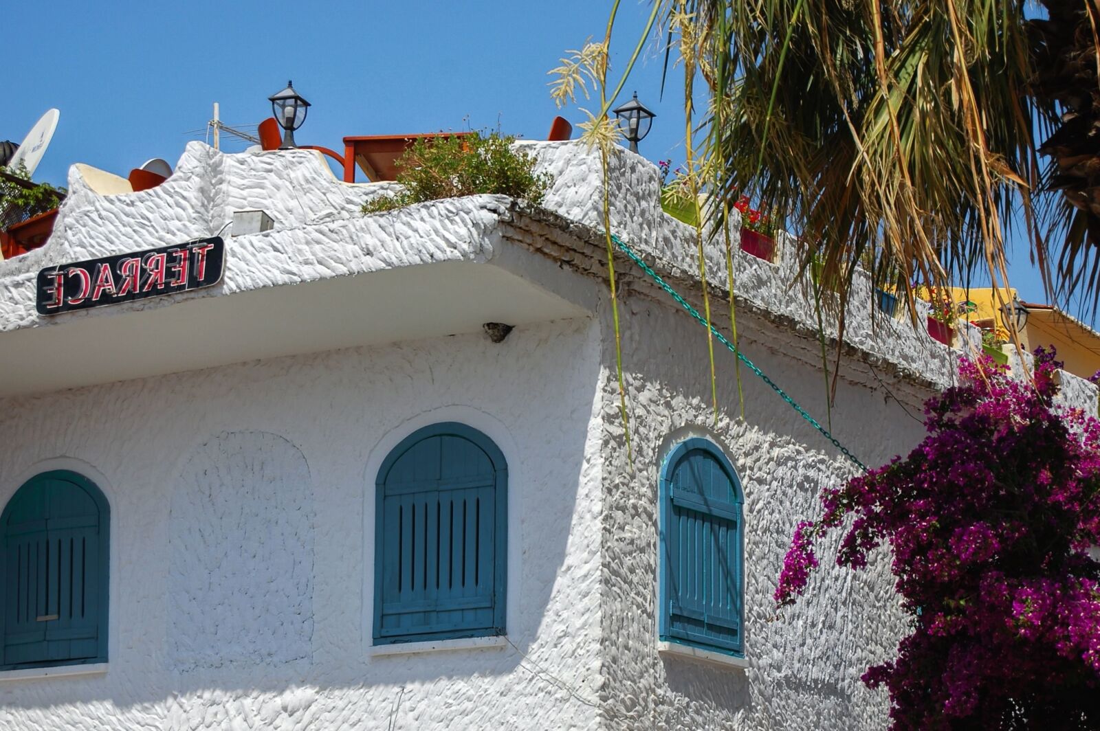 Nikon D40 sample photo. Building, architecture, house, roof photography