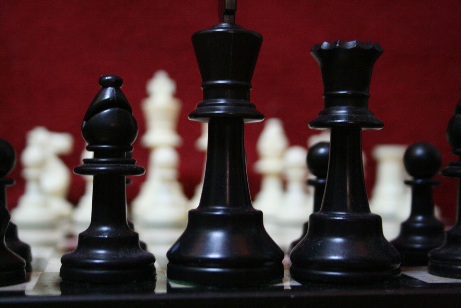 Canon EOS 400D (EOS Digital Rebel XTi / EOS Kiss Digital X) sample photo. Chess, game, strategy photography