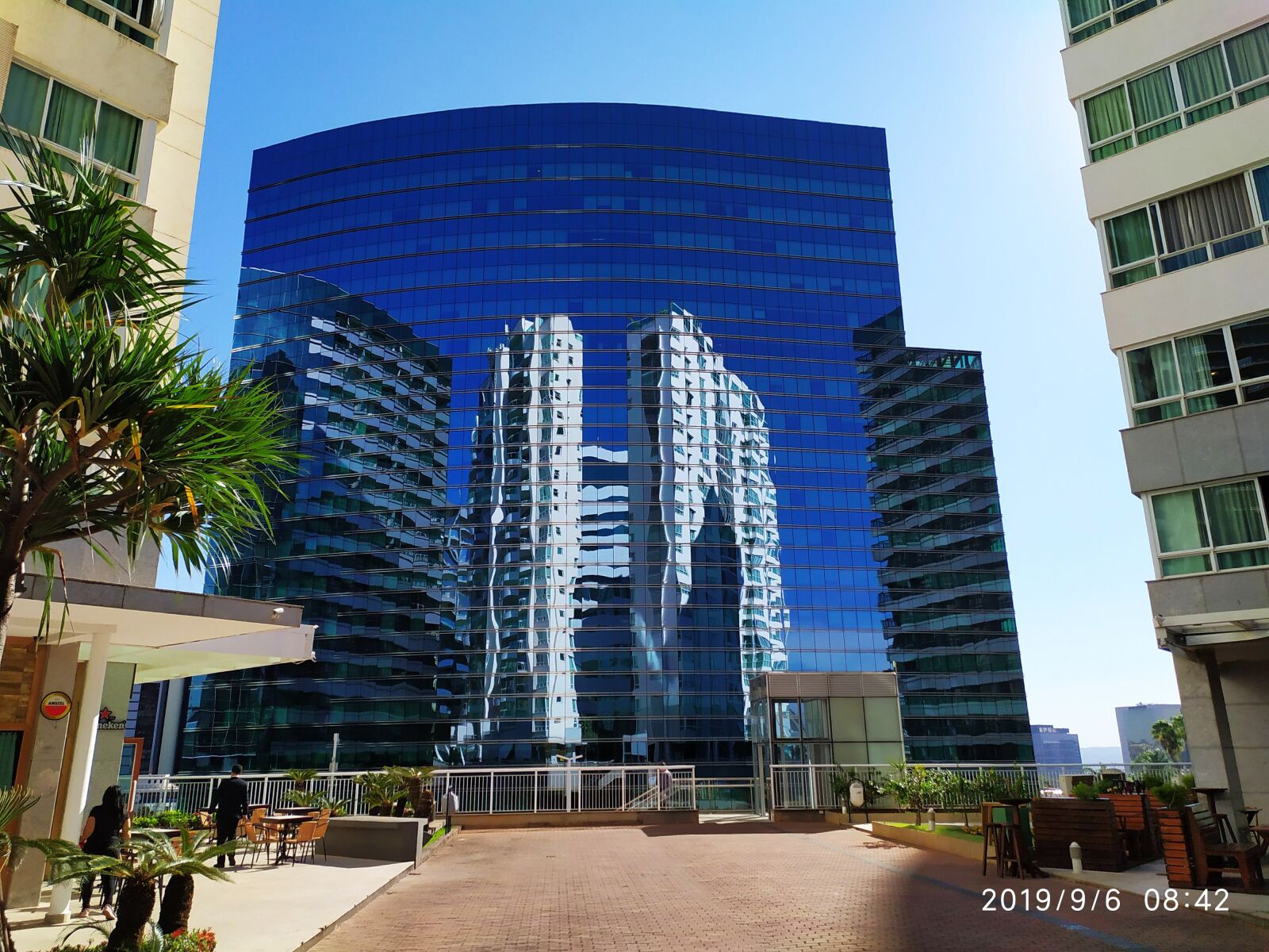 Xiaomi Redmi Note 7 sample photo. Building, architecture, urban photography