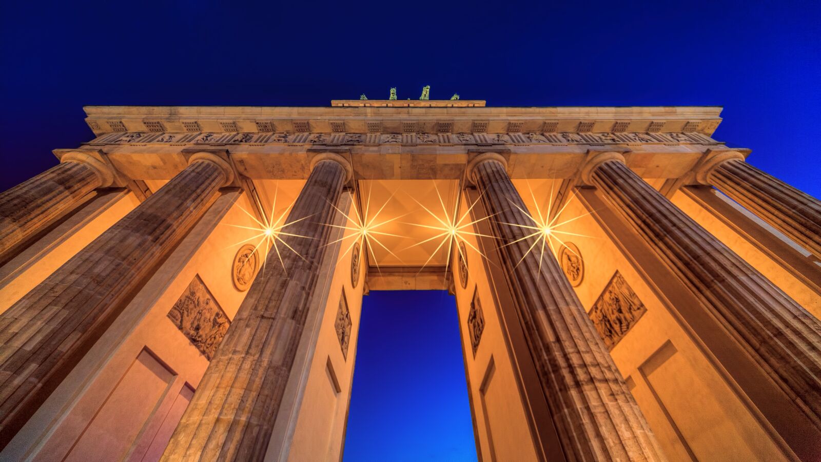 Canon EOS 5D sample photo. Architecture, travel, city photography