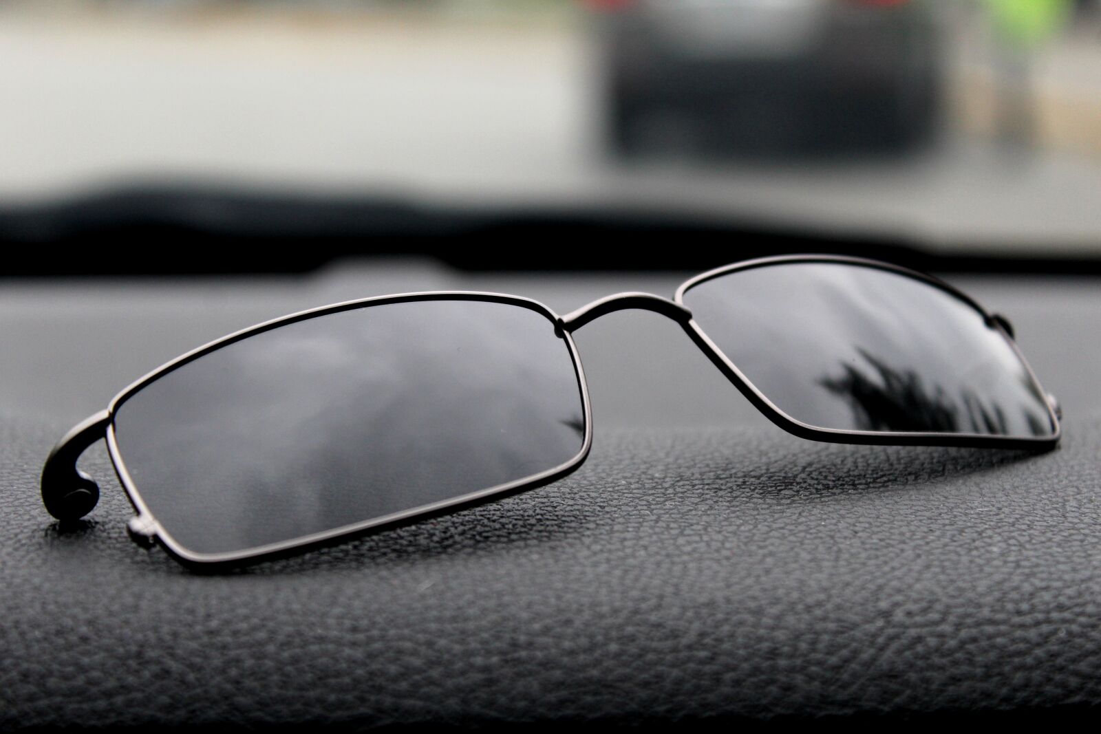 Canon EOS 1200D (EOS Rebel T5 / EOS Kiss X70 / EOS Hi) sample photo. Sun glass, glass, optics photography