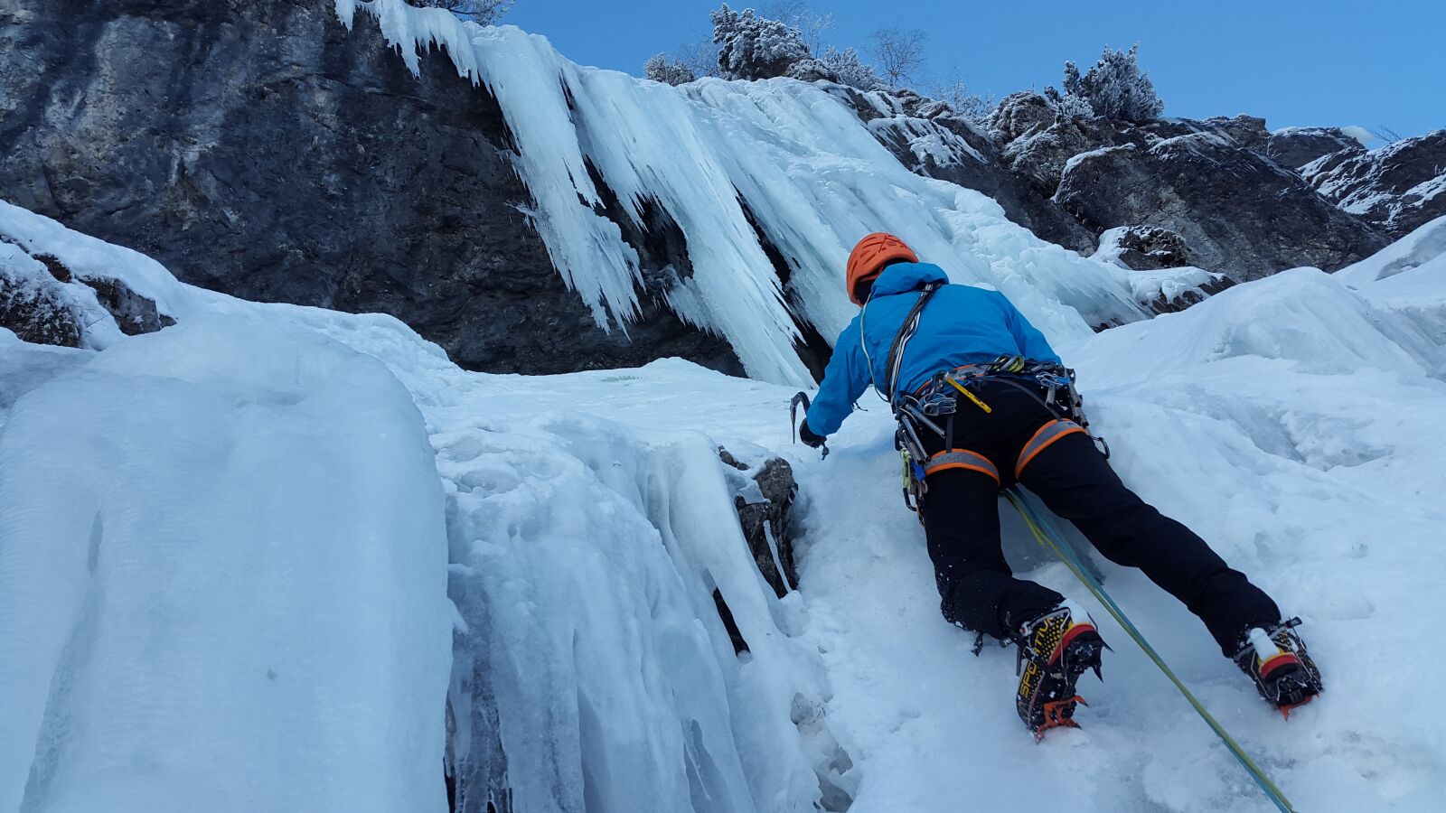 Samsung Galaxy Alpha sample photo. Ice climbing, mountaineer, steep photography