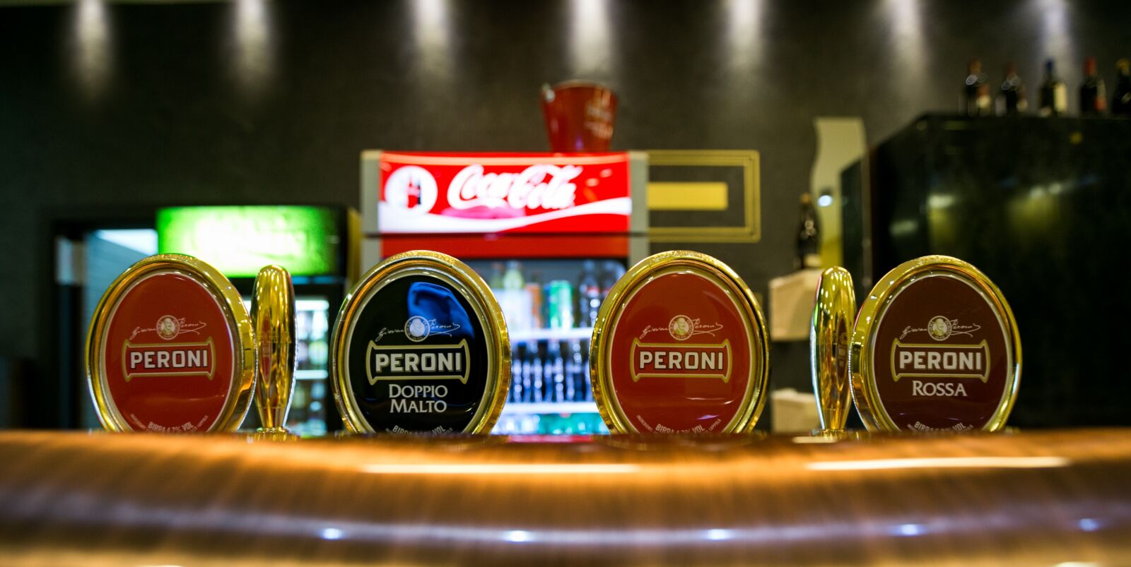 Canon EOS-1D X + Canon EF 16-35mm F2.8L II USM sample photo. Aperitif, peroni, beer tap photography