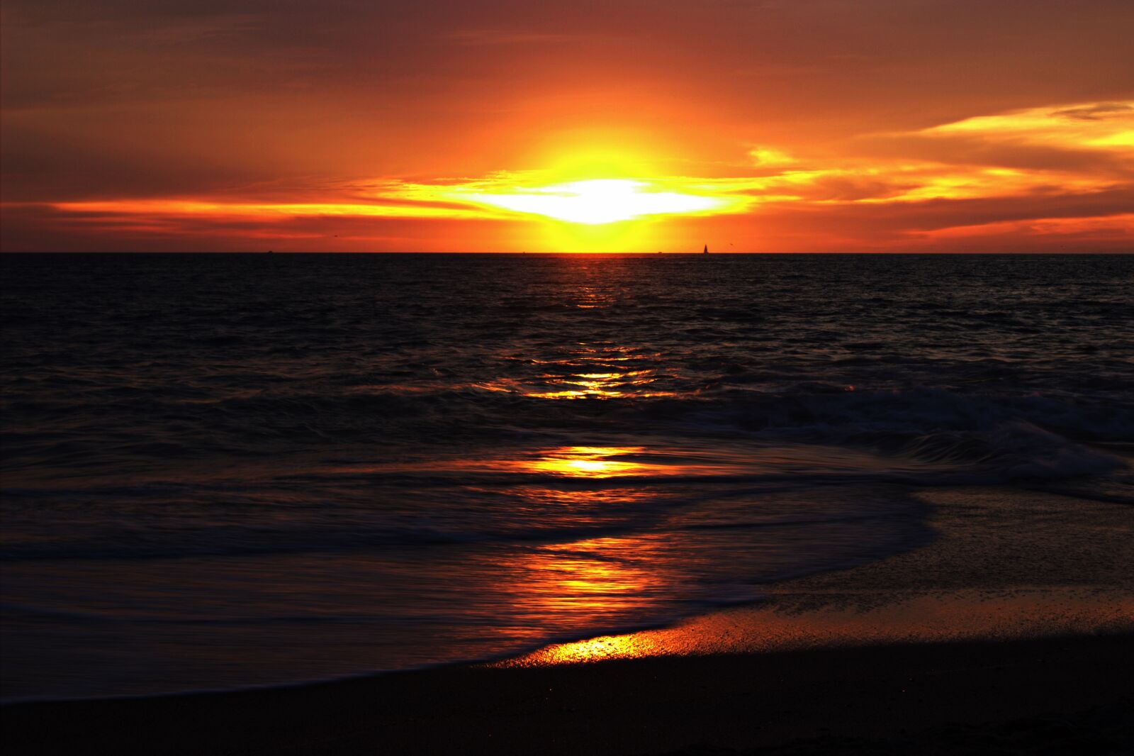 Canon EOS 600D (Rebel EOS T3i / EOS Kiss X5) sample photo. Atardecer, sunset, sky photography