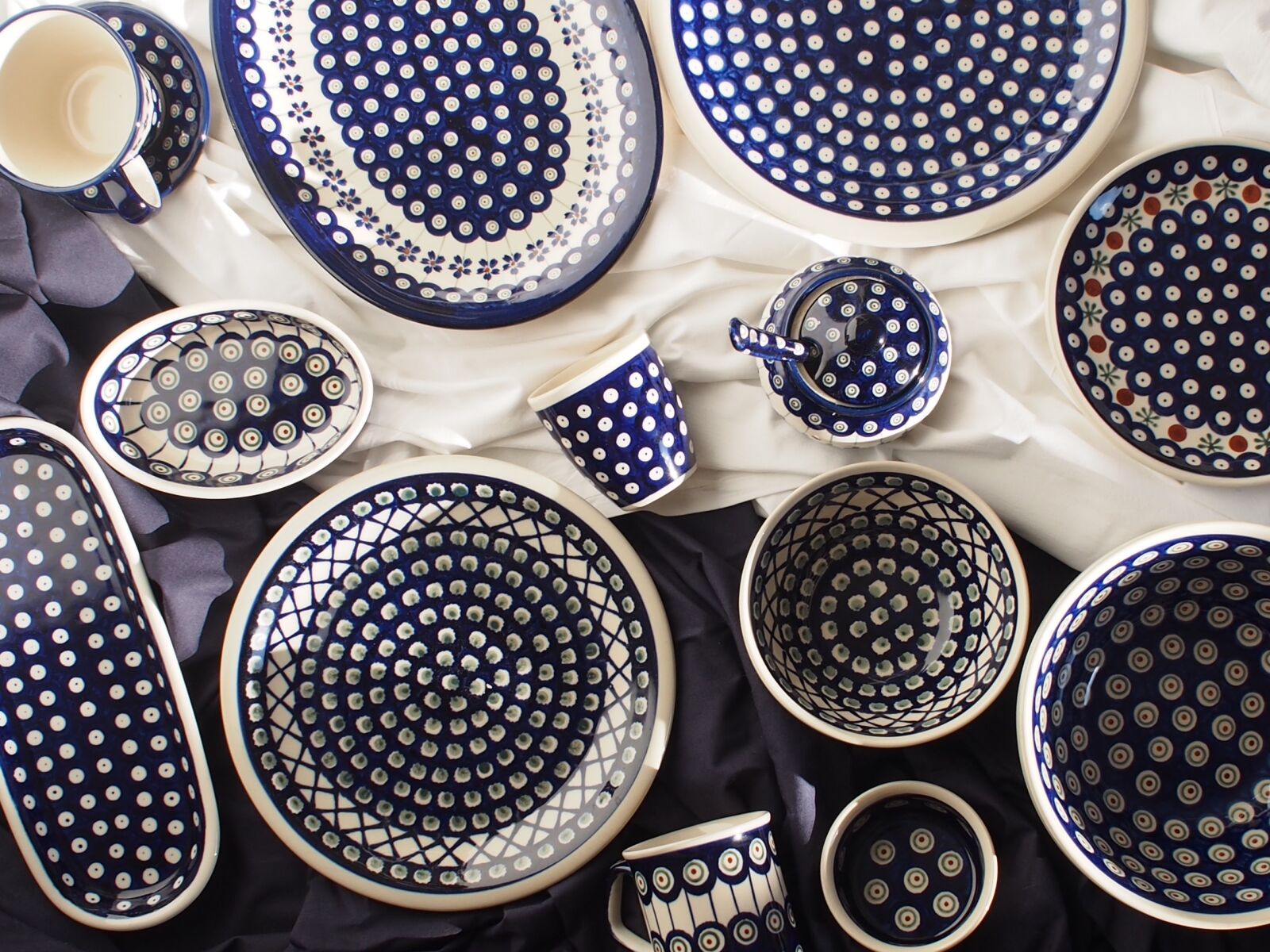 Olympus PEN E-PL5 sample photo. Boleslawiec, bowl, mug, plate photography