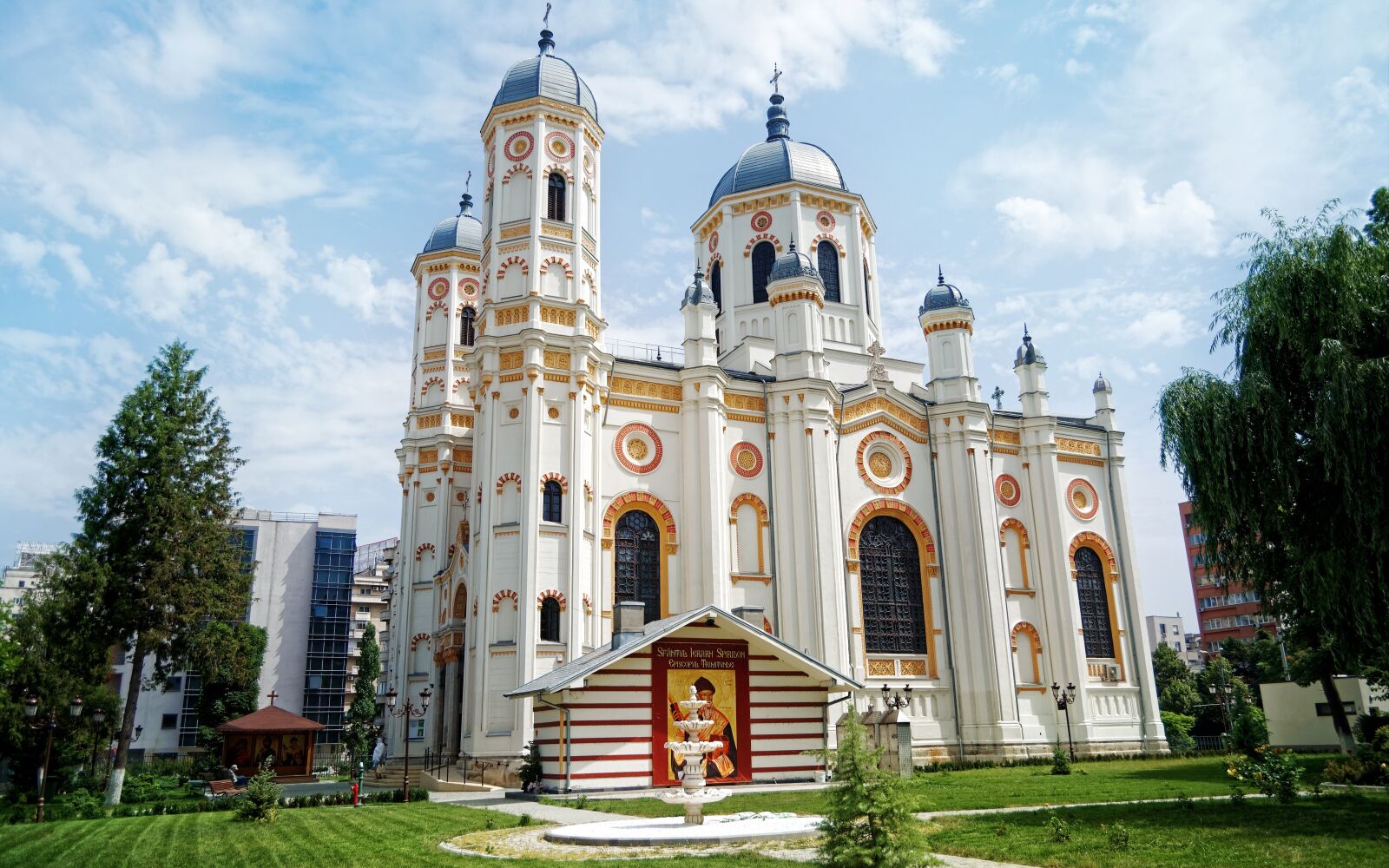 Nikon D5100 sample photo. Building, church, cathedral photography