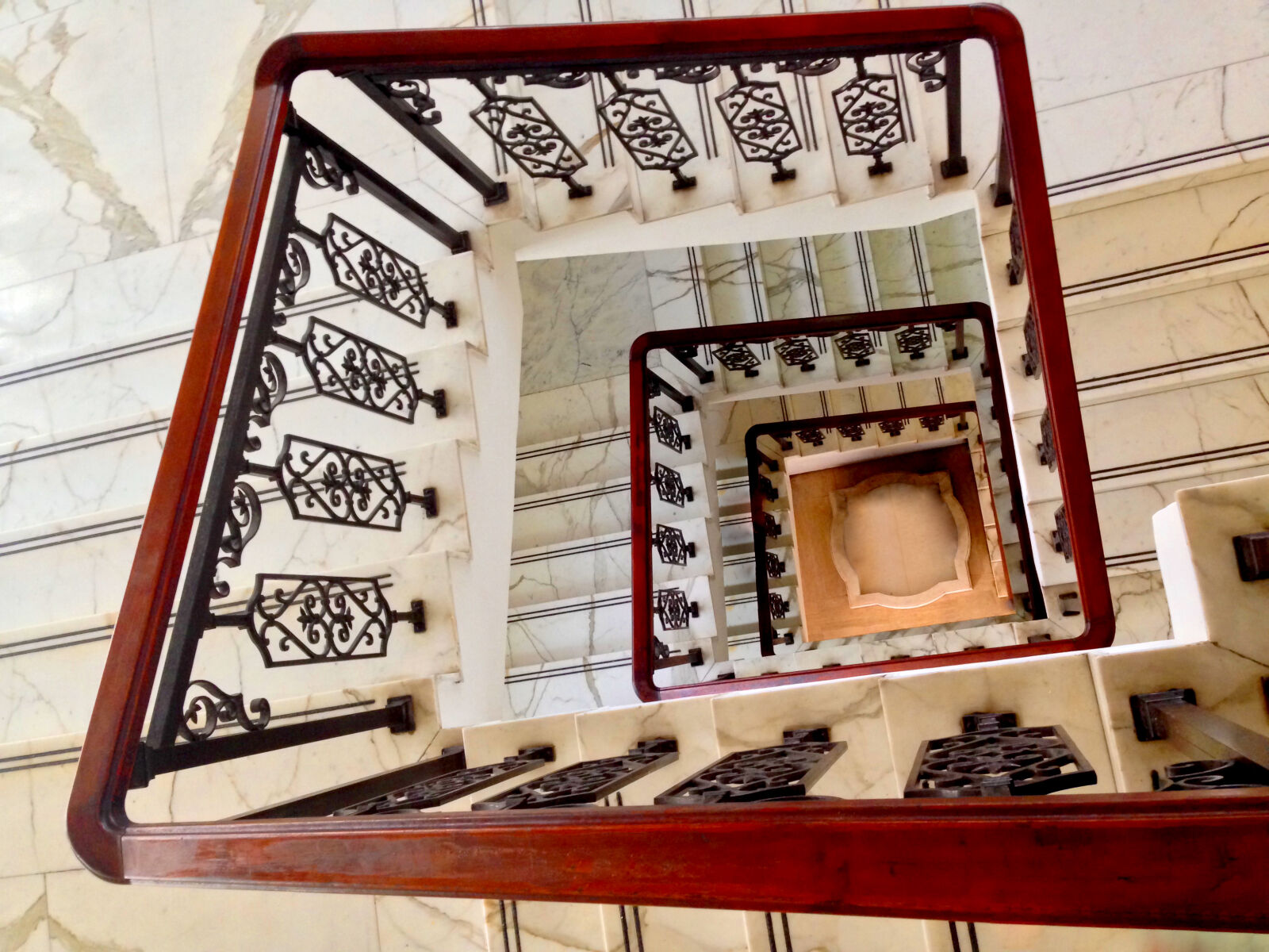 iPhone 5c back camera 4.12mm f/2.4 sample photo. Spiral, staircase, staircase photography