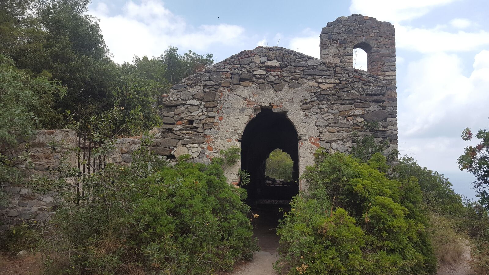 Samsung Galaxy S6 sample photo. Chiesa, san michele, noli photography