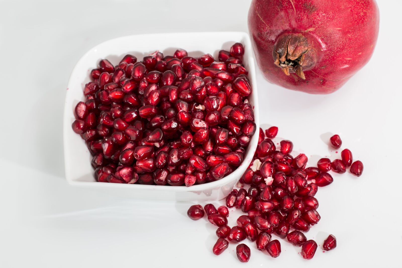 Canon EOS 70D sample photo. Pomegranate, fruit, seeds photography