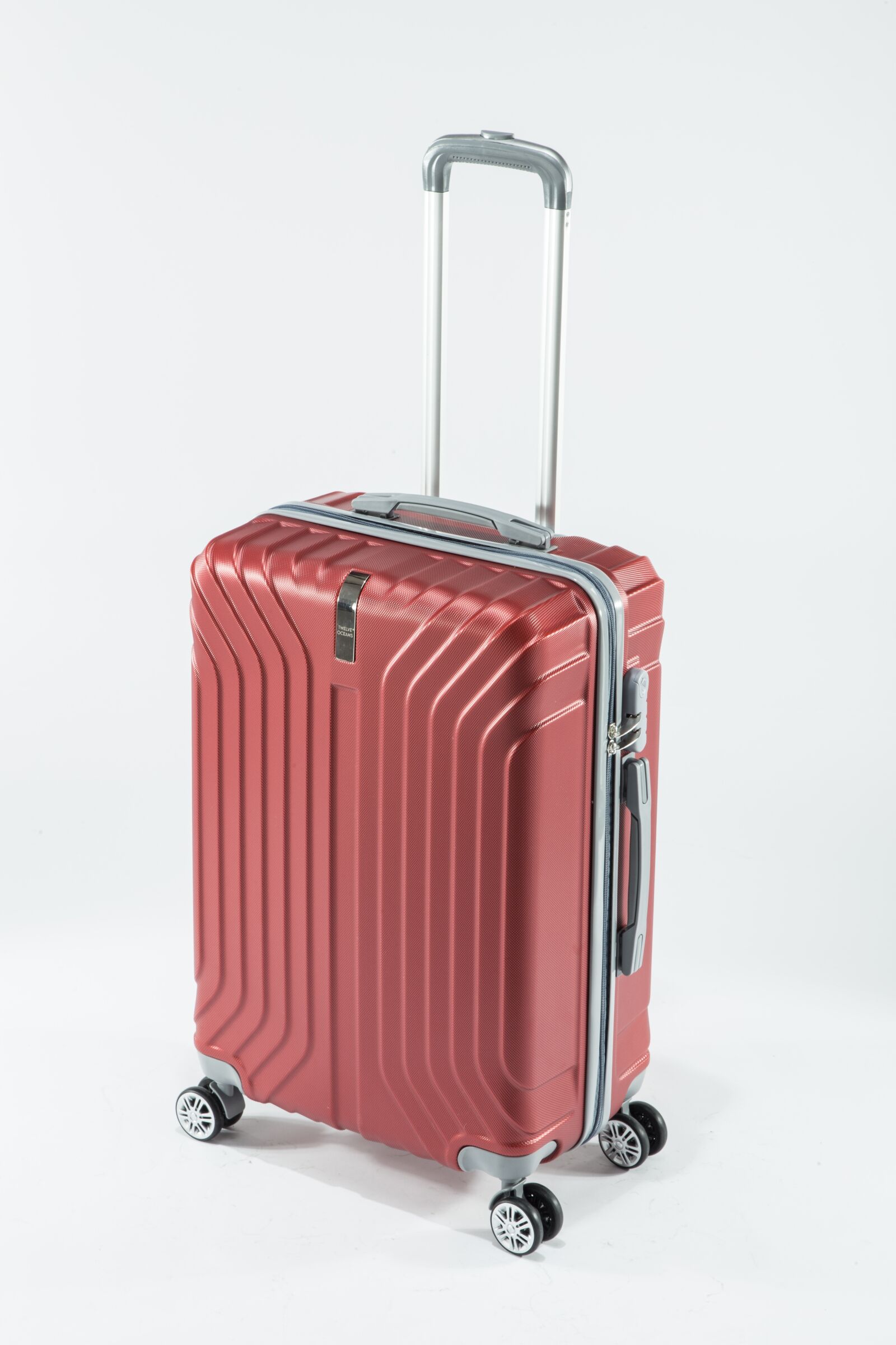 Canon EOS 6D + Canon EF 24-105mm F4L IS USM sample photo. Travel bag, hard and photography