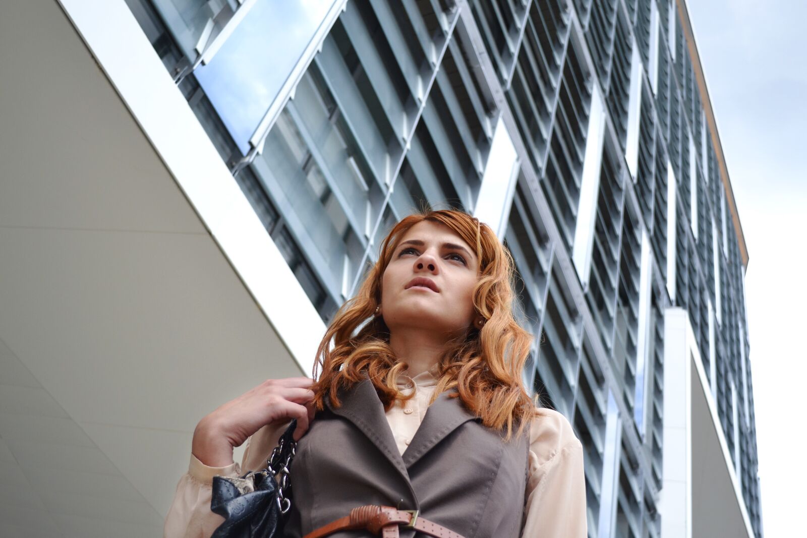 Nikon D3100 sample photo. Woman, looking, at, modern photography