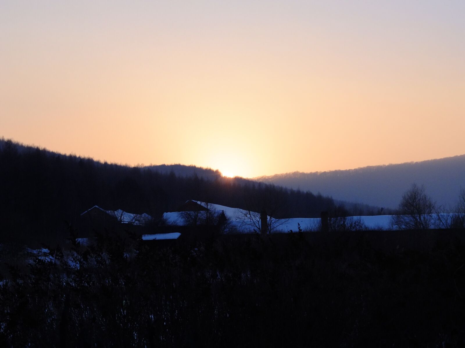 Fujifilm X10 sample photo. Sunset, winter, landscape photography
