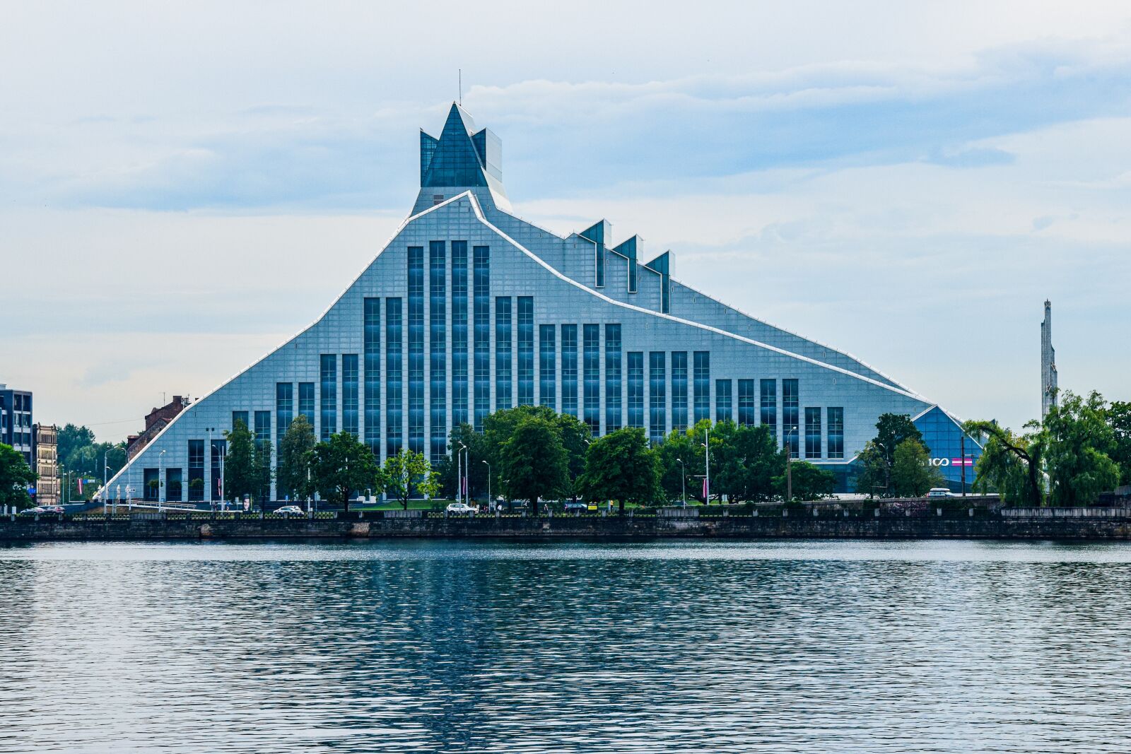 Nikon D5300 sample photo. Riga, state library, library photography