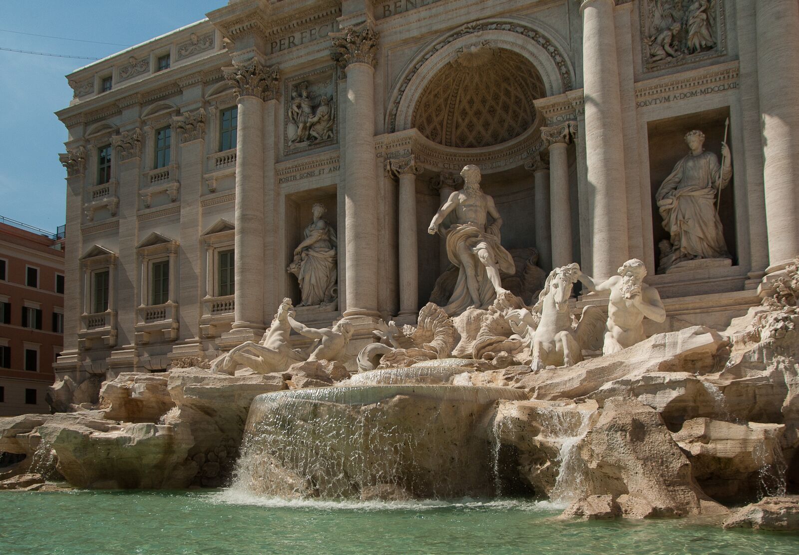 Pentax K10D sample photo. Rome, trevi fountain, source photography