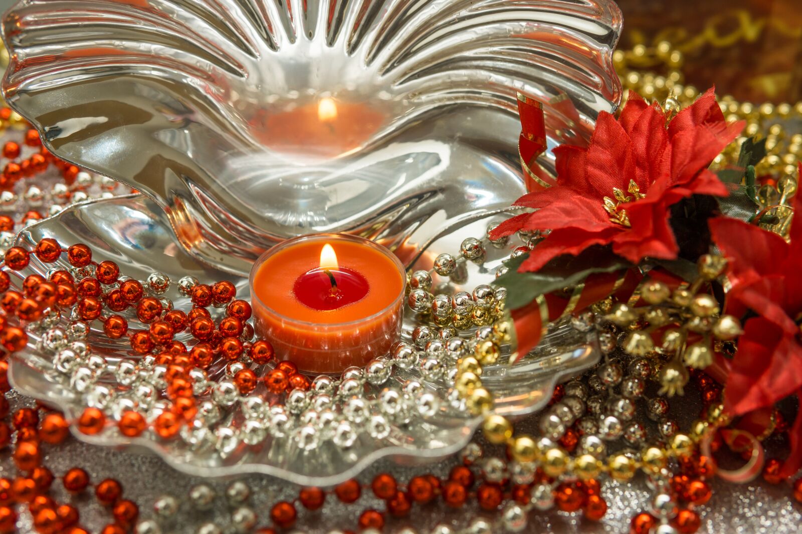 30mm F1.4 DC DN | Contemporary 016 sample photo. Deco, decoration, pearl necklaces photography