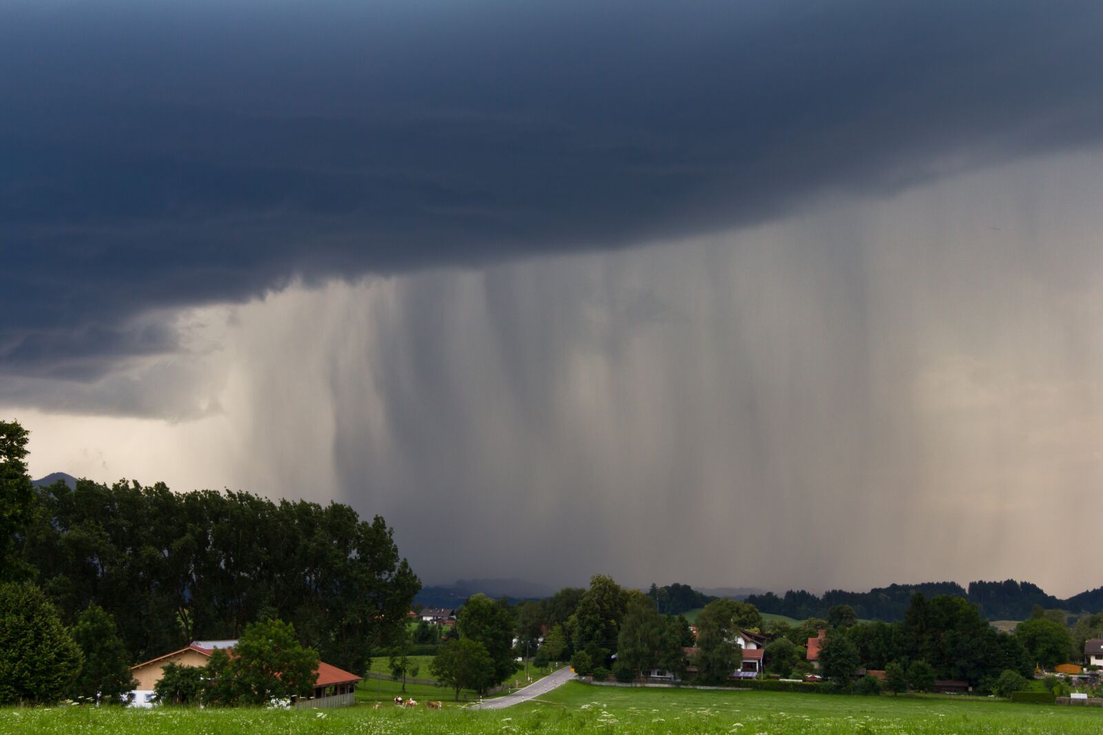 Canon EF-S 17-85mm F4-5.6 IS USM sample photo. Thunderstorm, storm, cumulonimbus photography
