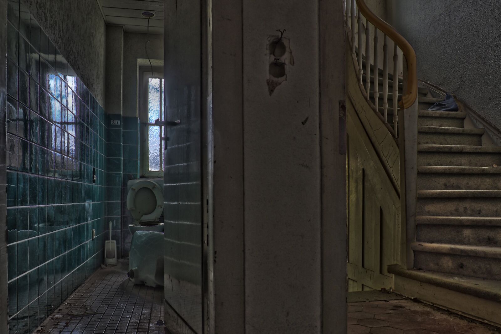 Olympus OM-D E-M10 sample photo. Lost places, house, ruin photography
