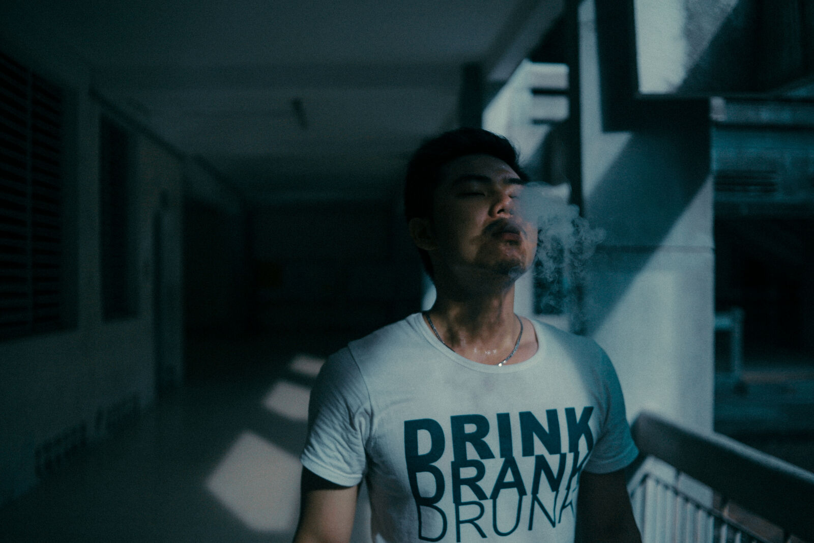 Canon EOS 5D sample photo. Man, in, white, shirt photography