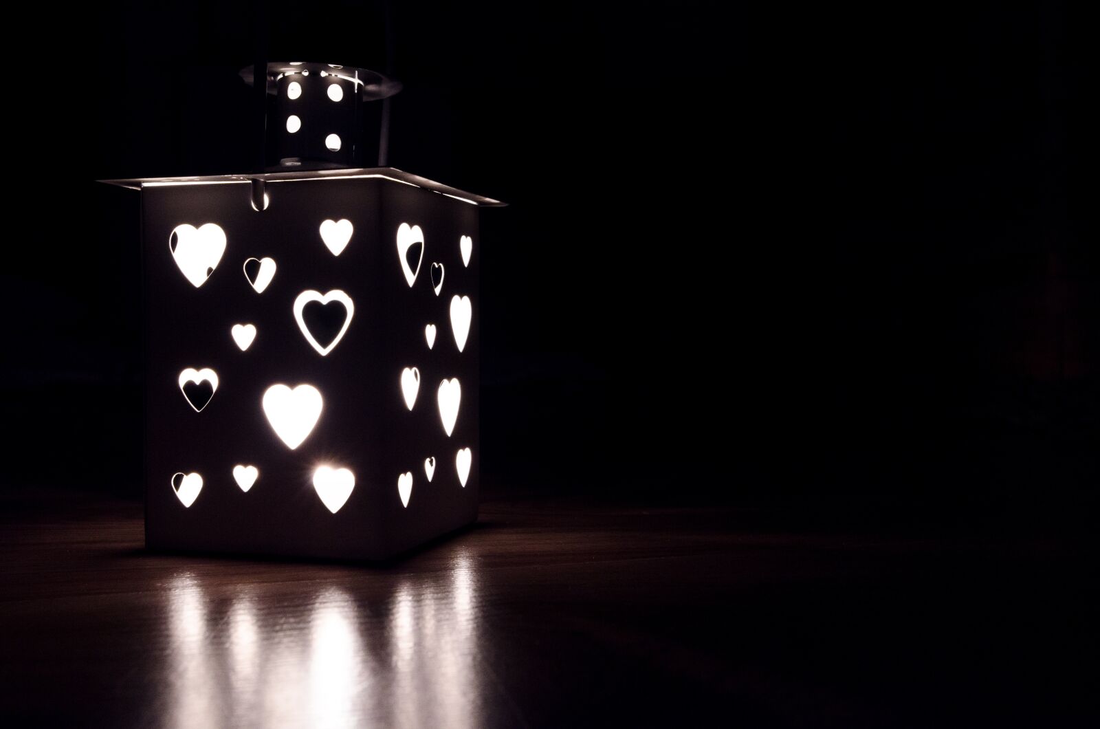 Nikon D5100 sample photo. Lantern, dark, lamp photography