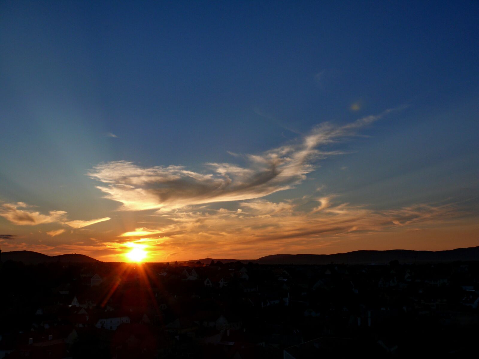 Panasonic DMC-FZ50 sample photo. Sunset, veszprém, castle photography