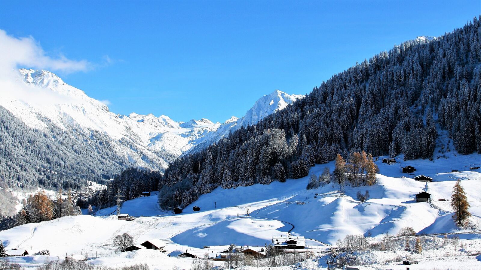 Canon EOS 400D (EOS Digital Rebel XTi / EOS Kiss Digital X) sample photo. Panorama, winter, mountains photography