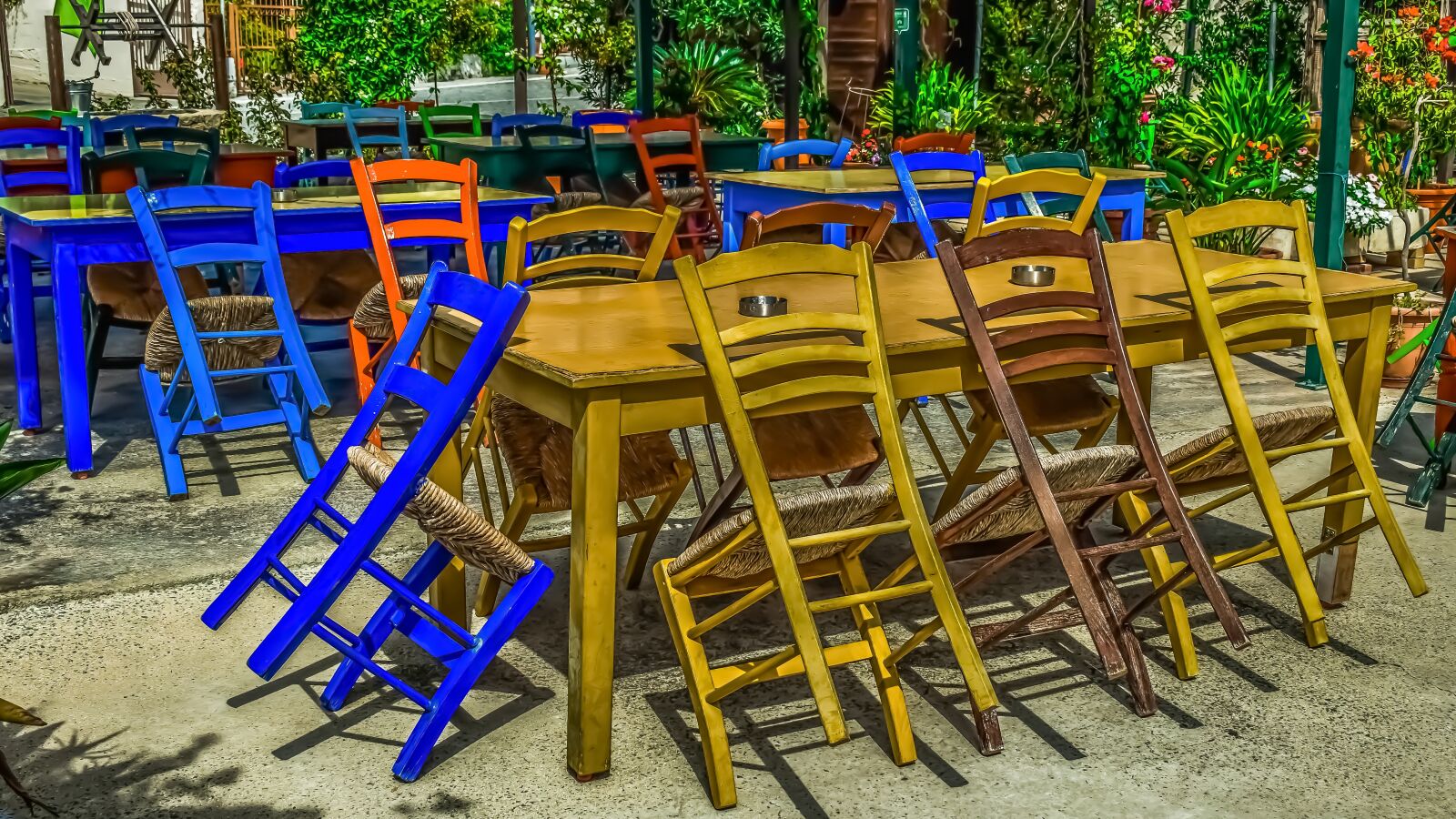 Nikon D3300 sample photo. Chairs, tables, colors photography