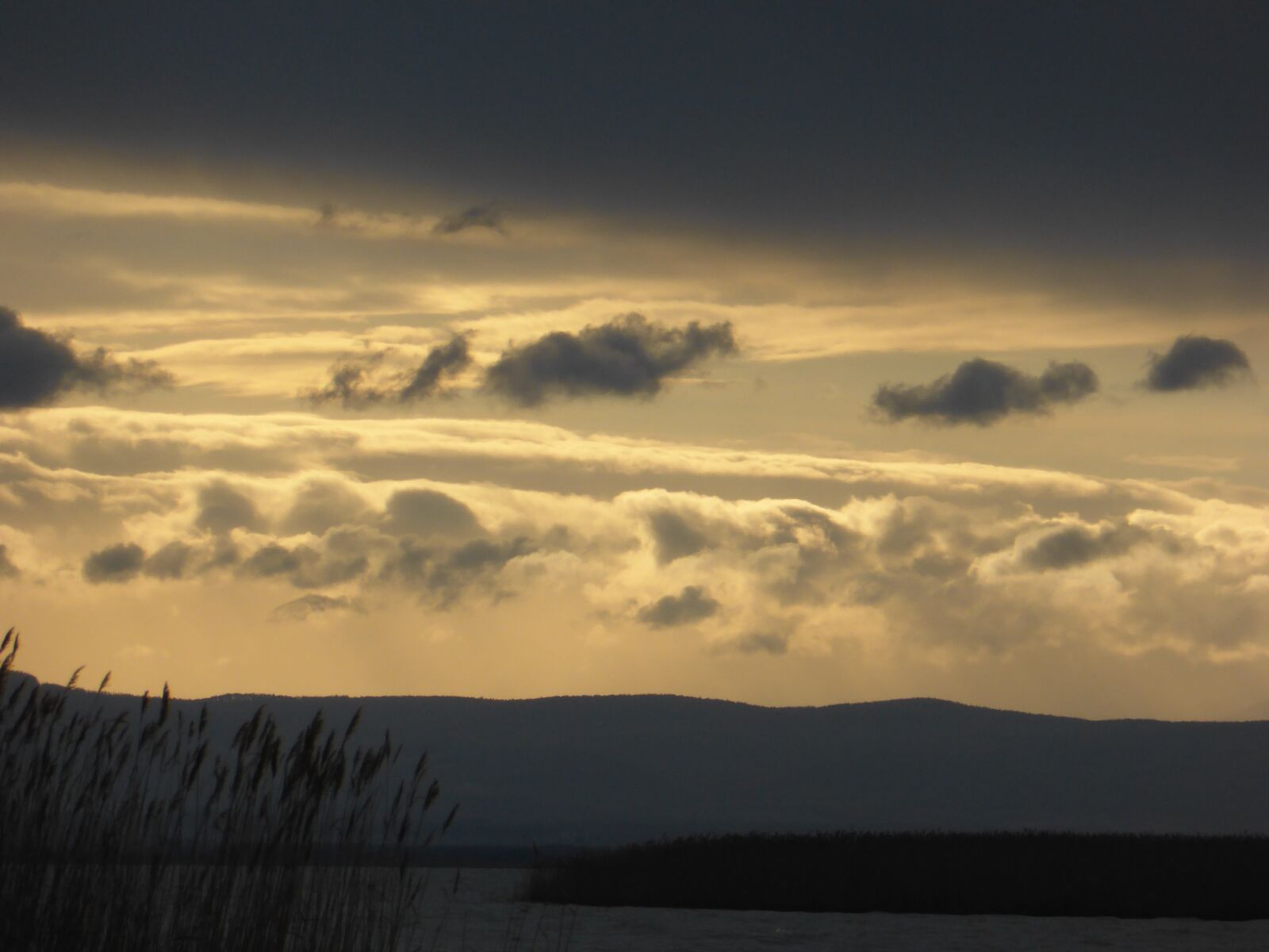 Panasonic Lumix DMC-ZS30 (Lumix DMC-TZ40) sample photo. Clouds, sky, blue photography