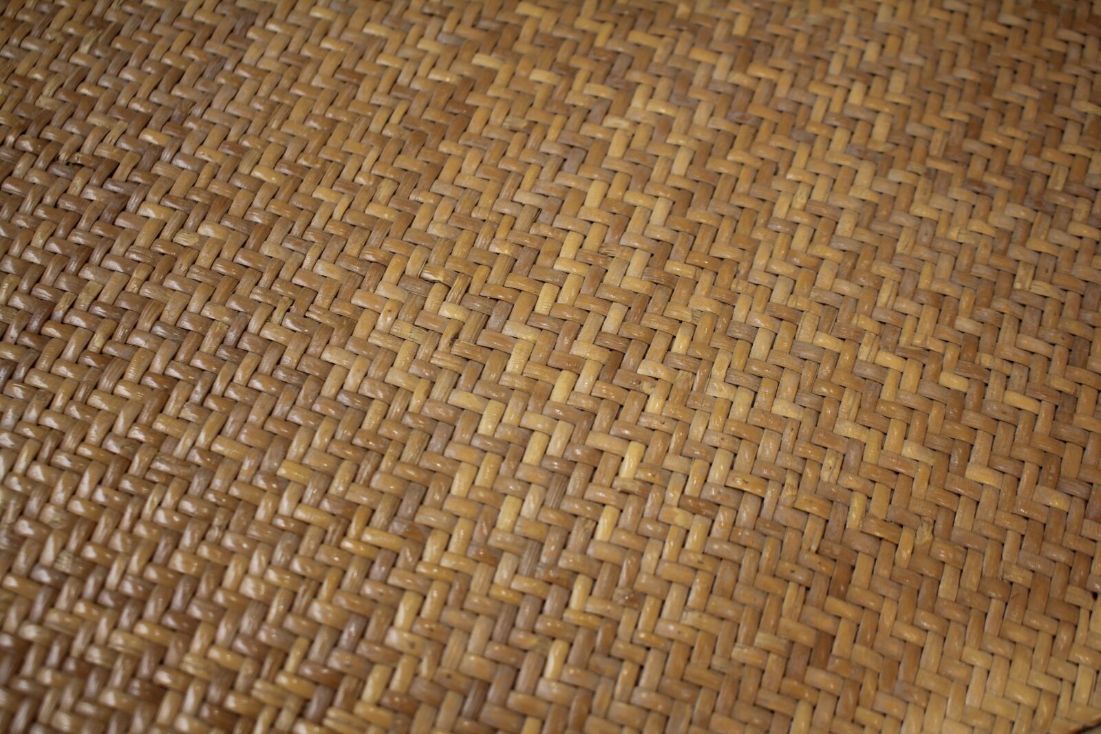 Canon EOS 550D (EOS Rebel T2i / EOS Kiss X4) sample photo. Rattan work, cane, wrought photography