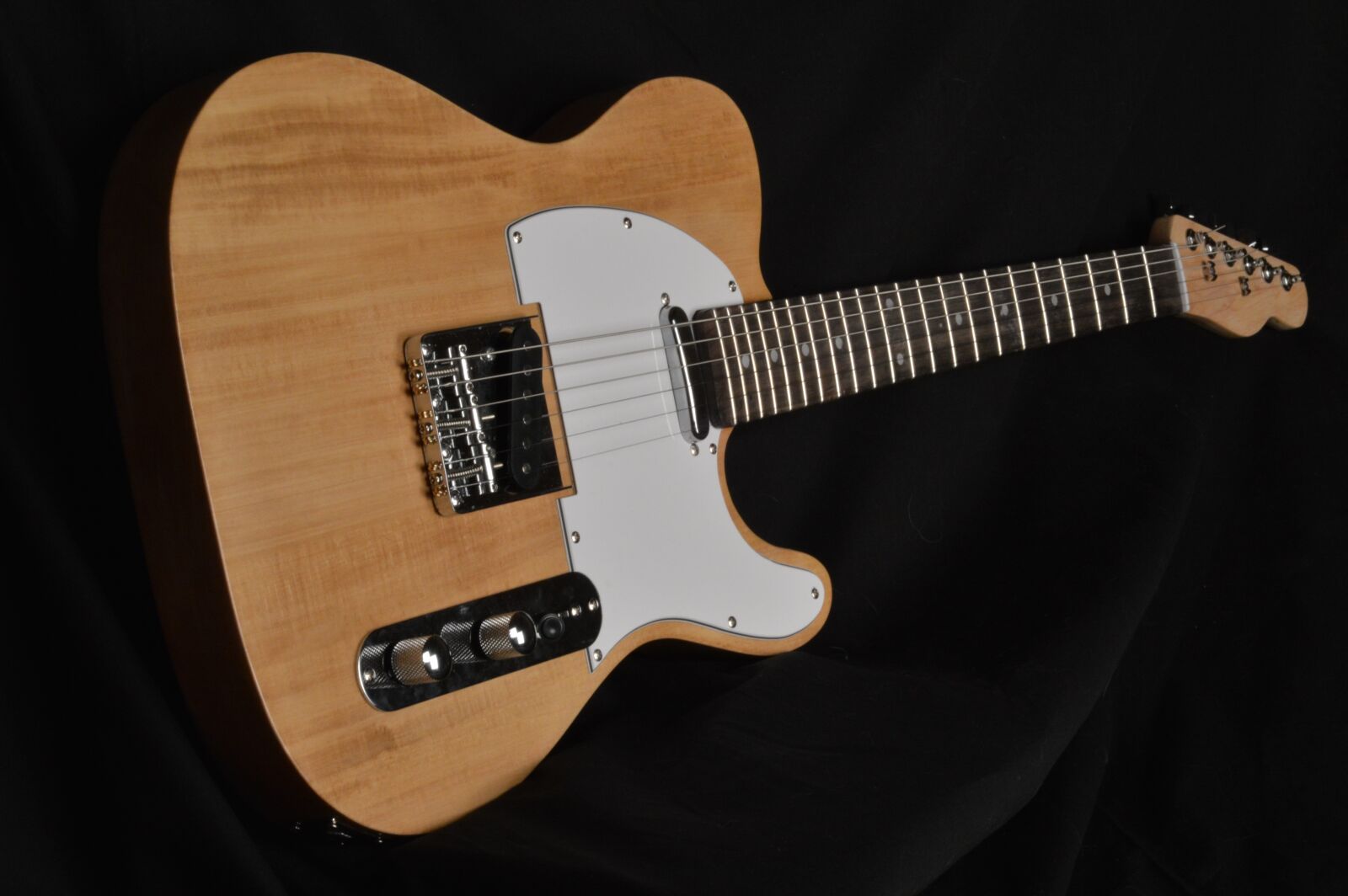 Nikon D3200 sample photo. Guitar, telecaster, basswood photography