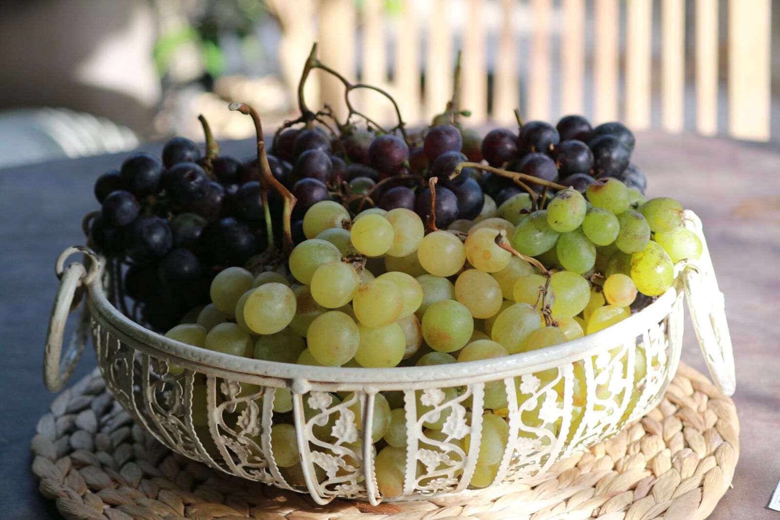 Canon EOS 70D sample photo. Grape, fruit, nature photography