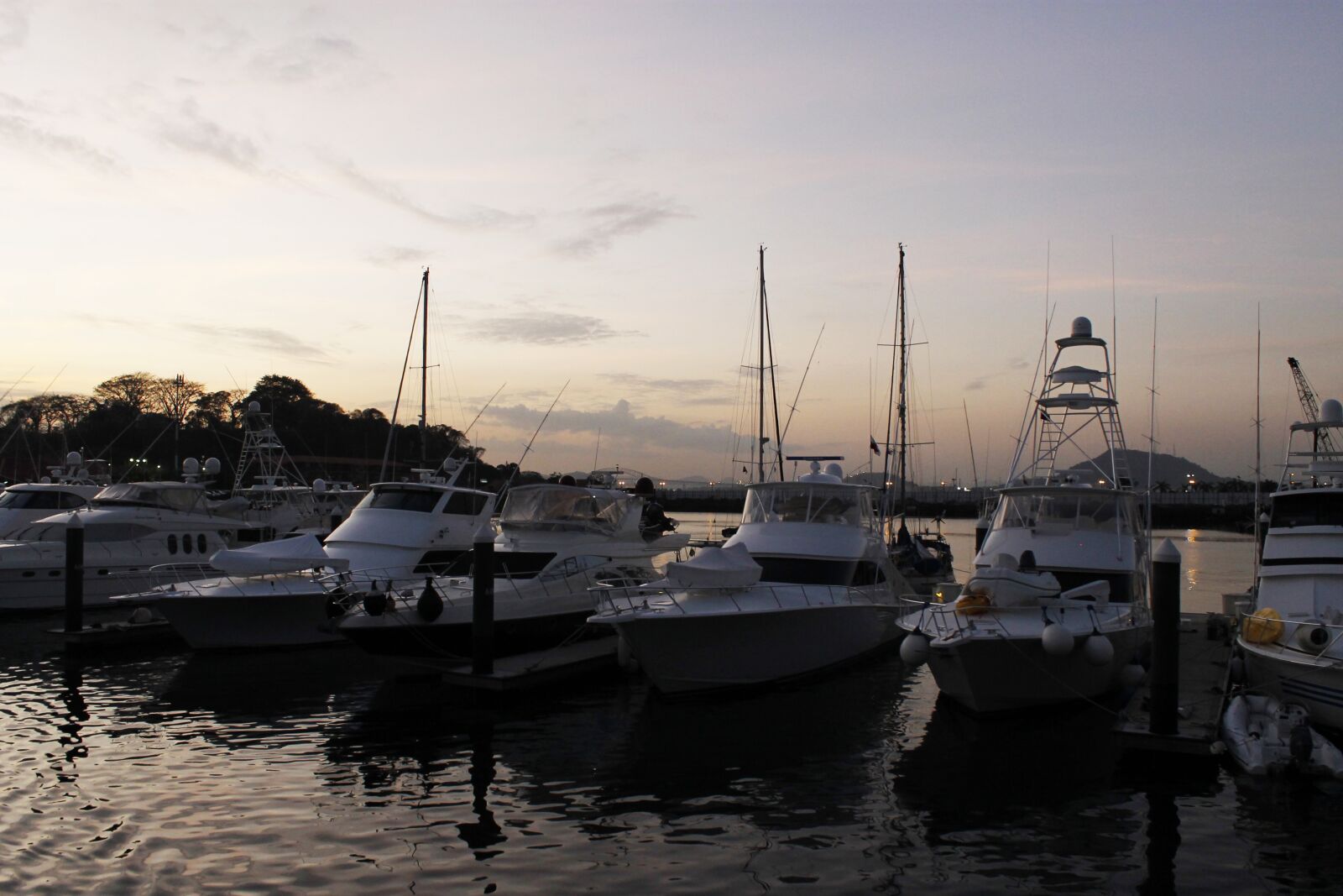 Canon EOS 1100D (EOS Rebel T3 / EOS Kiss X50) sample photo. Sunset, boats, water photography