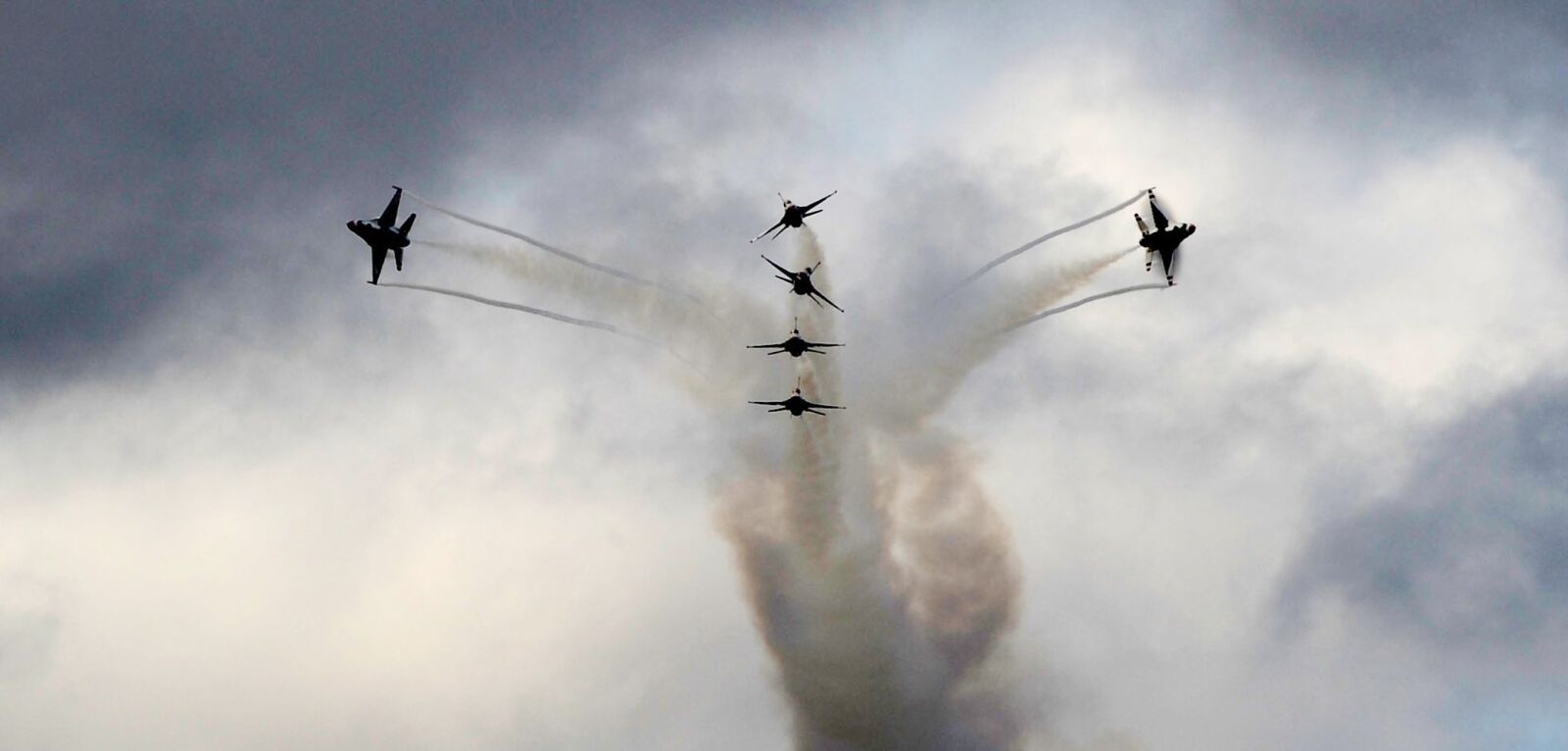 Nikon D3 sample photo. Air show, thunderbirds, formation photography