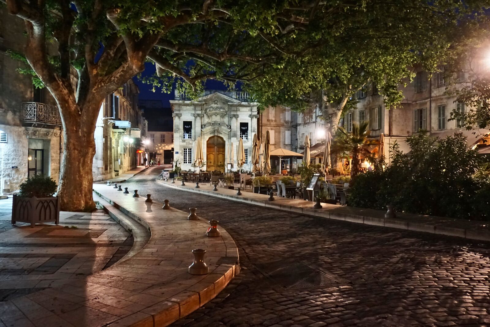 Sony E 16-50mm F3.5-5.6 PZ OSS sample photo. Road, architecture, travel photography