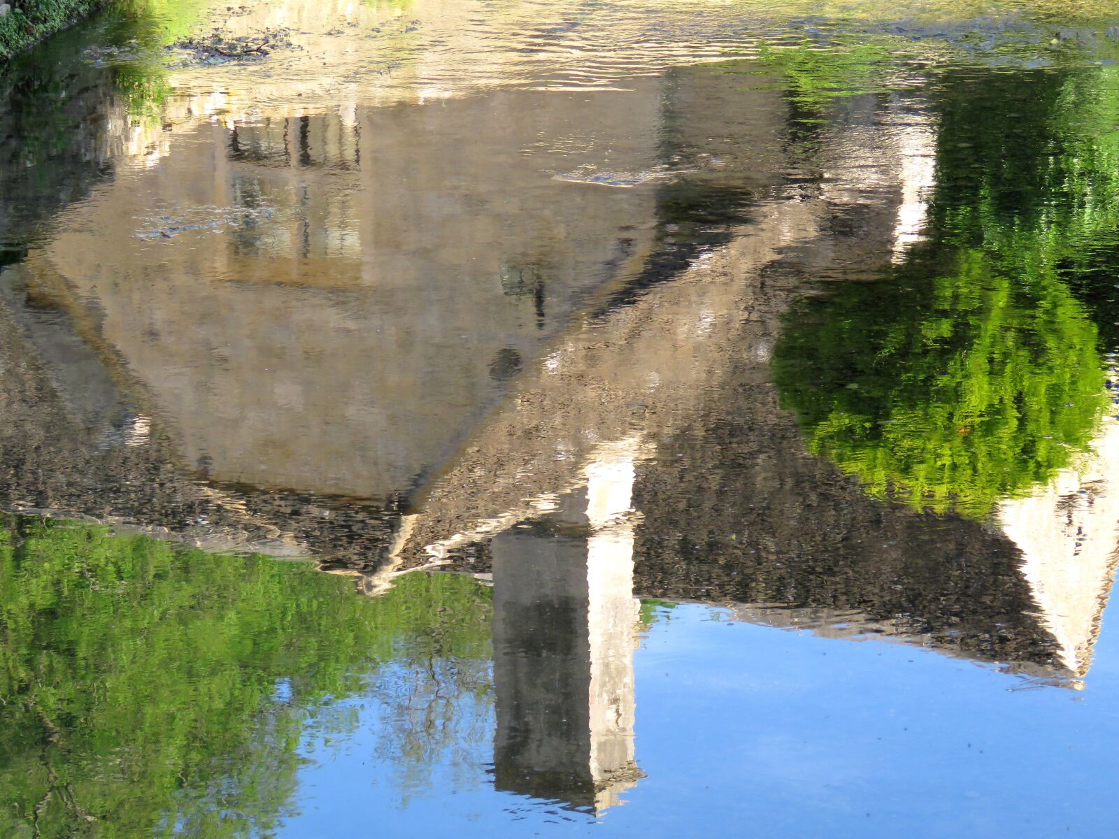Canon PowerShot SX60 HS sample photo. Architecture, old house, reflection photography