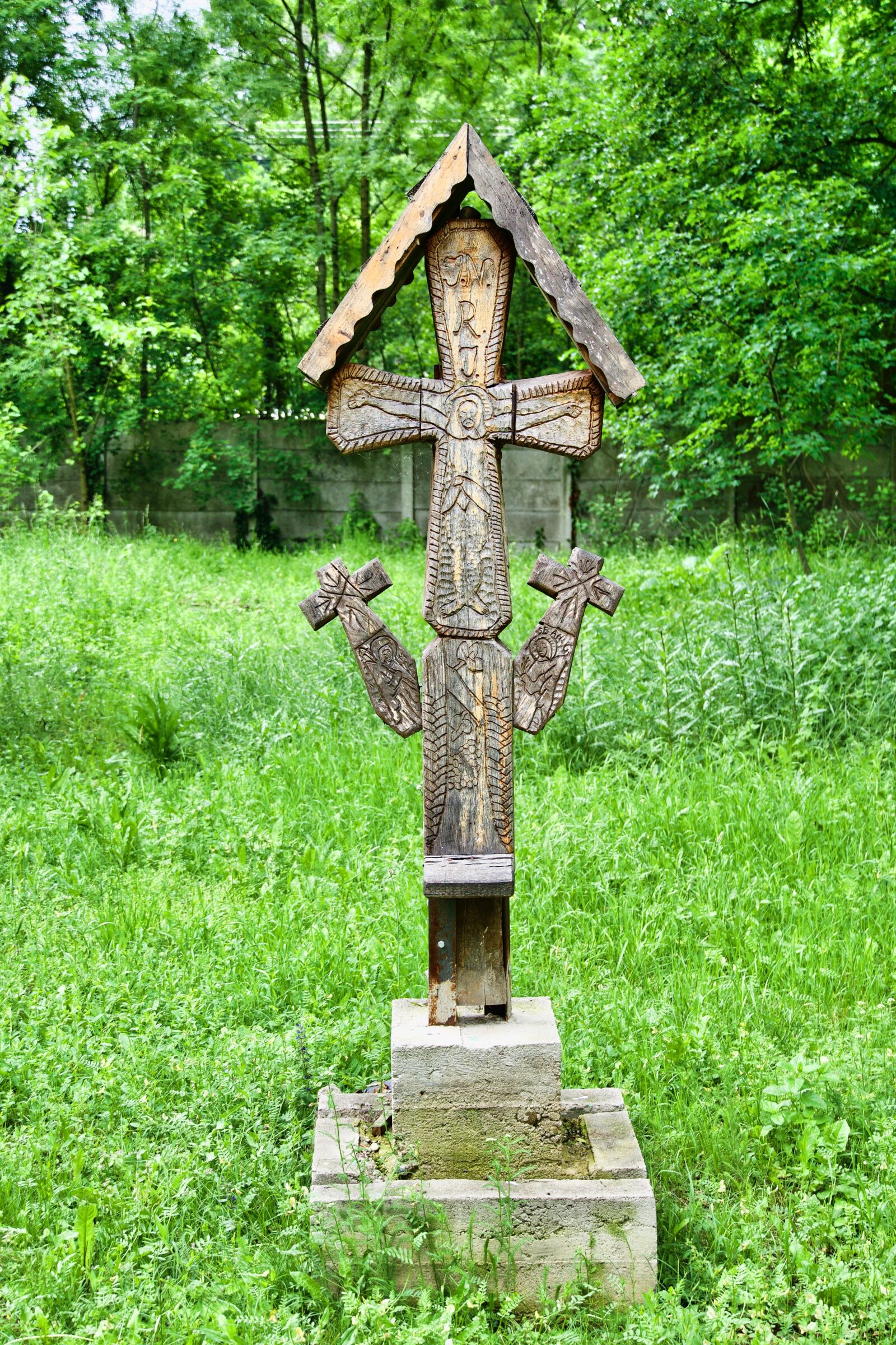 Sony a6500 sample photo. Shrine, statue, wooden photography